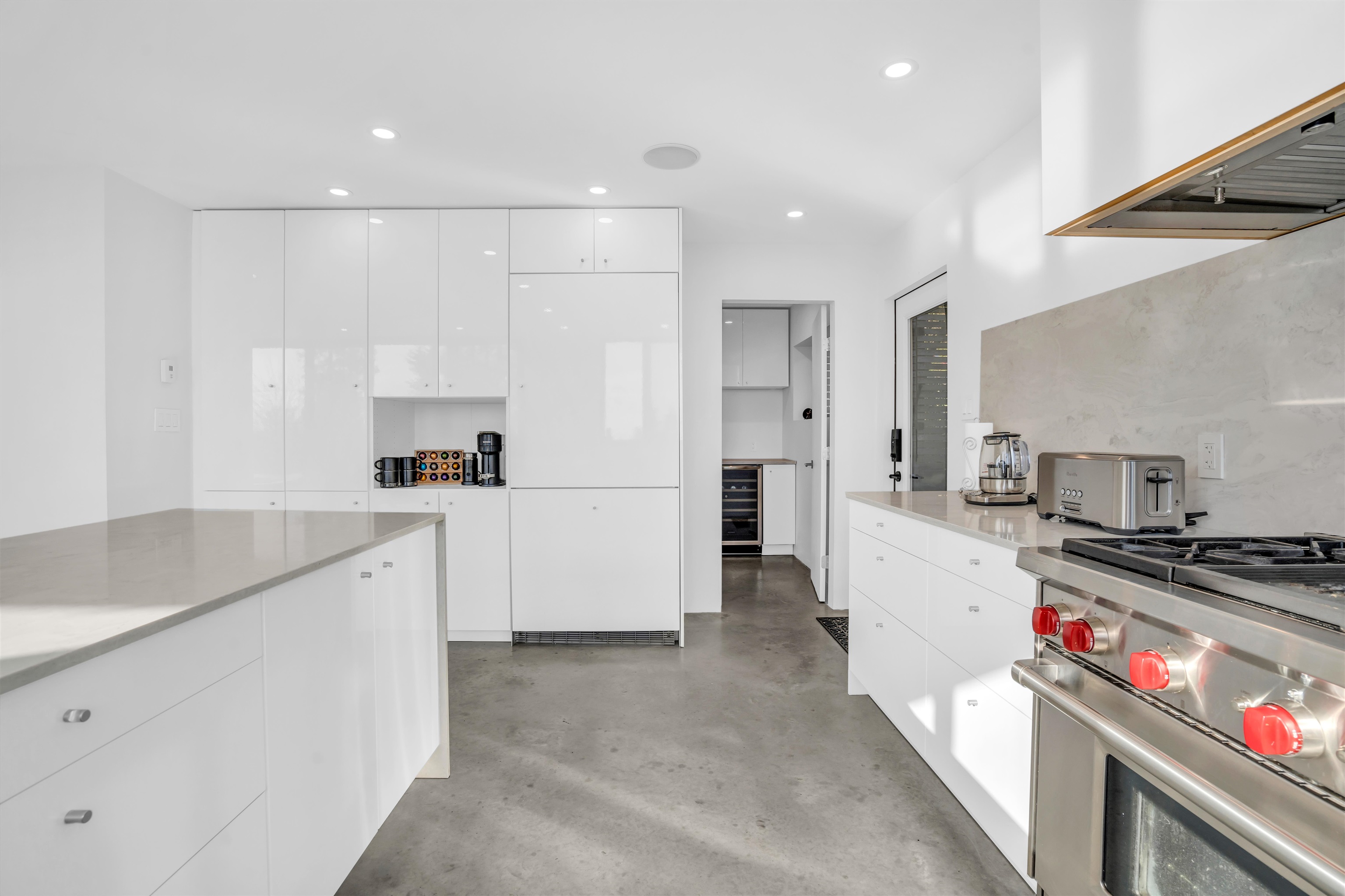 Listing image of 2234 PALMERSTON AVENUE