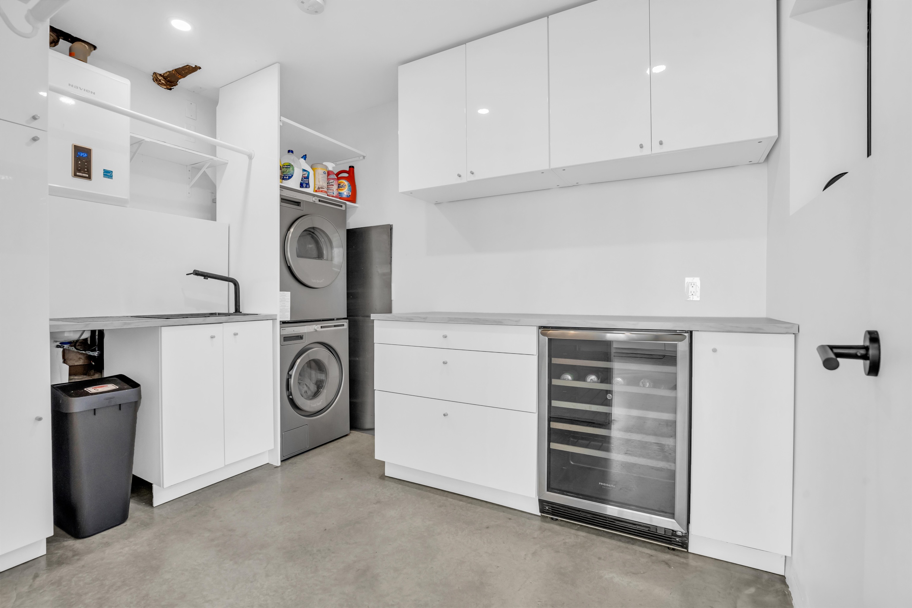Listing image of 2234 PALMERSTON AVENUE