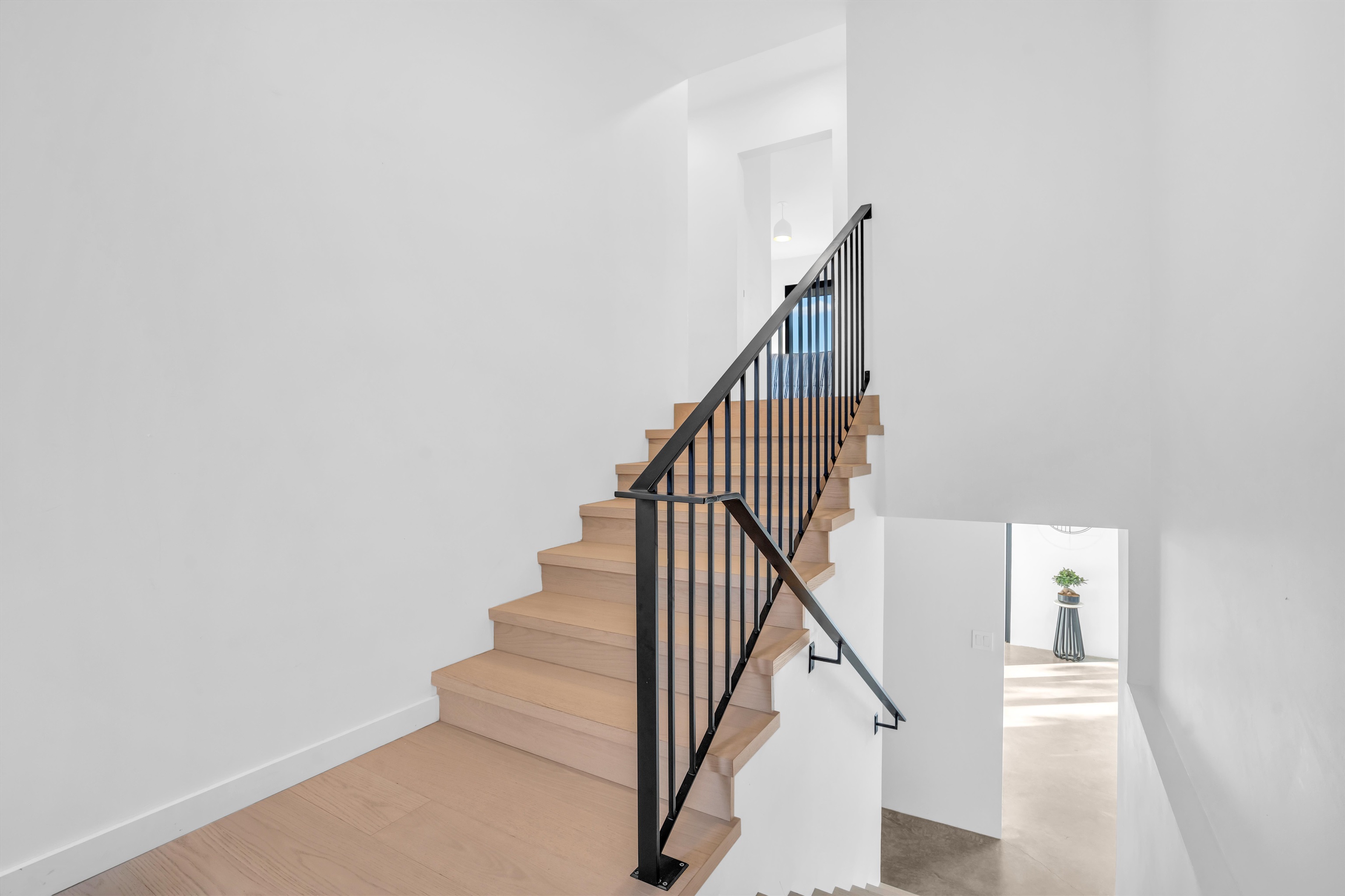 Listing image of 2234 PALMERSTON AVENUE