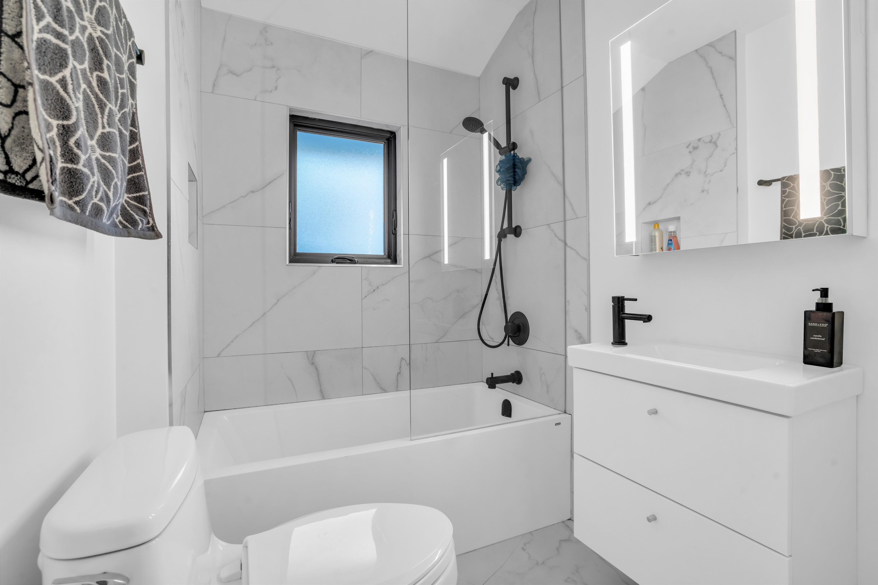 Listing image of 2234 PALMERSTON AVENUE