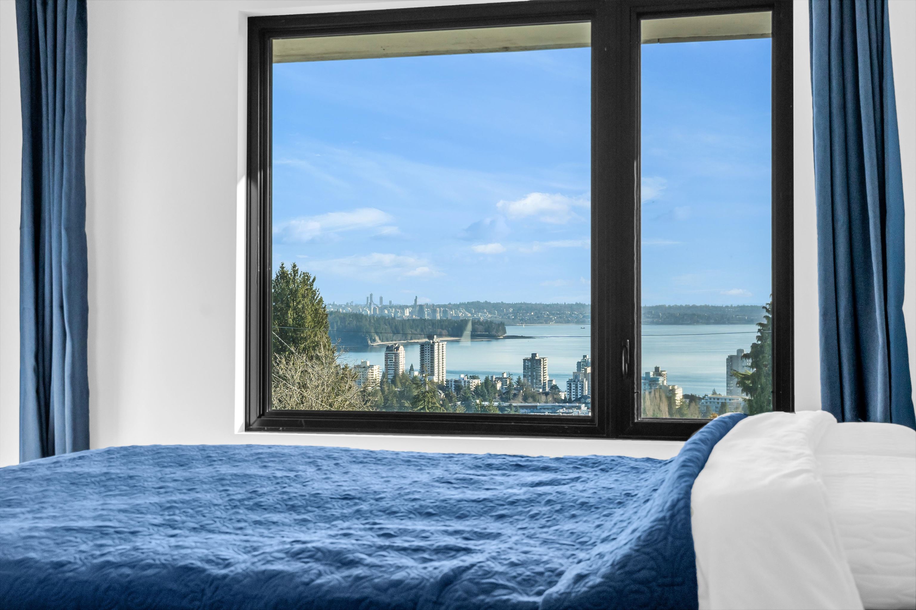 Listing image of 2234 PALMERSTON AVENUE