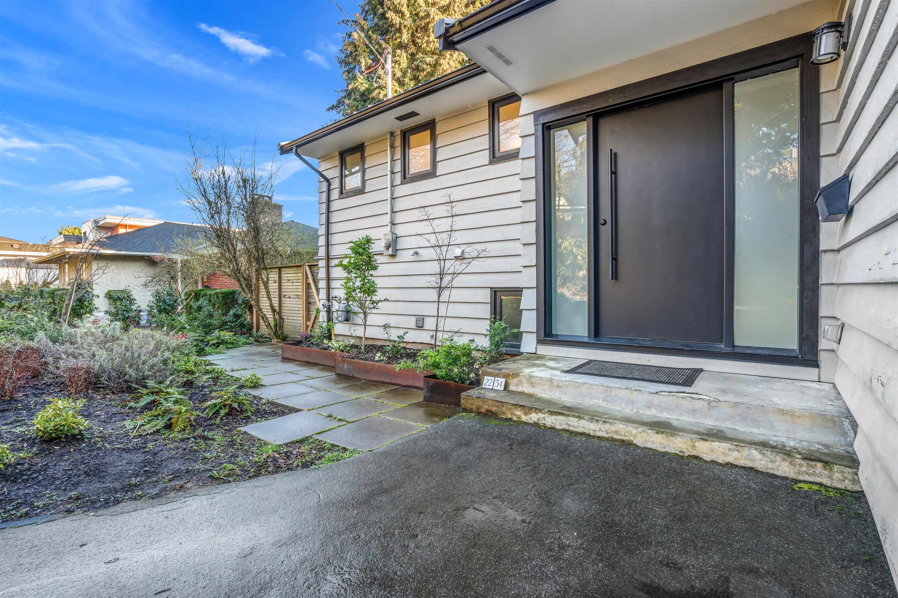 Listing image of 2234 PALMERSTON AVENUE