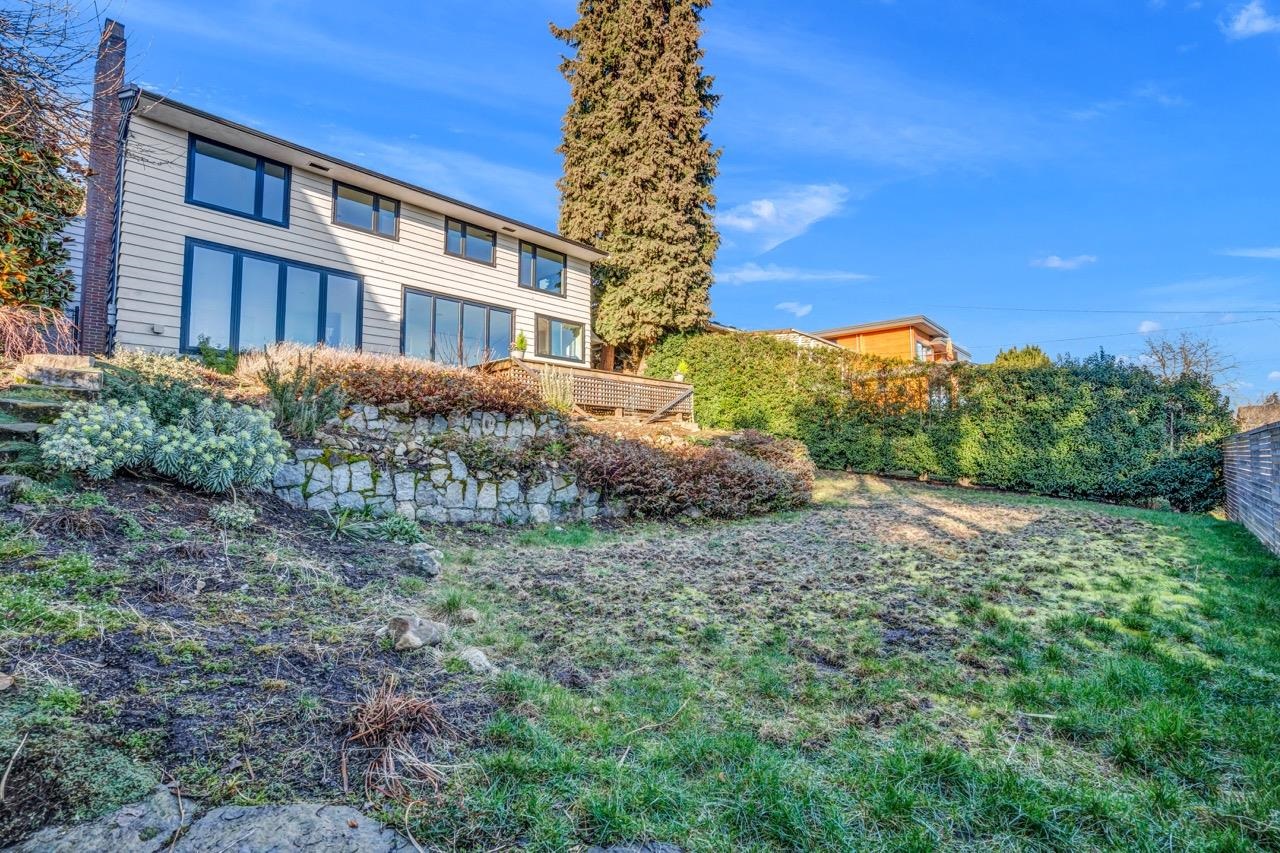 Listing image of 2234 PALMERSTON AVENUE