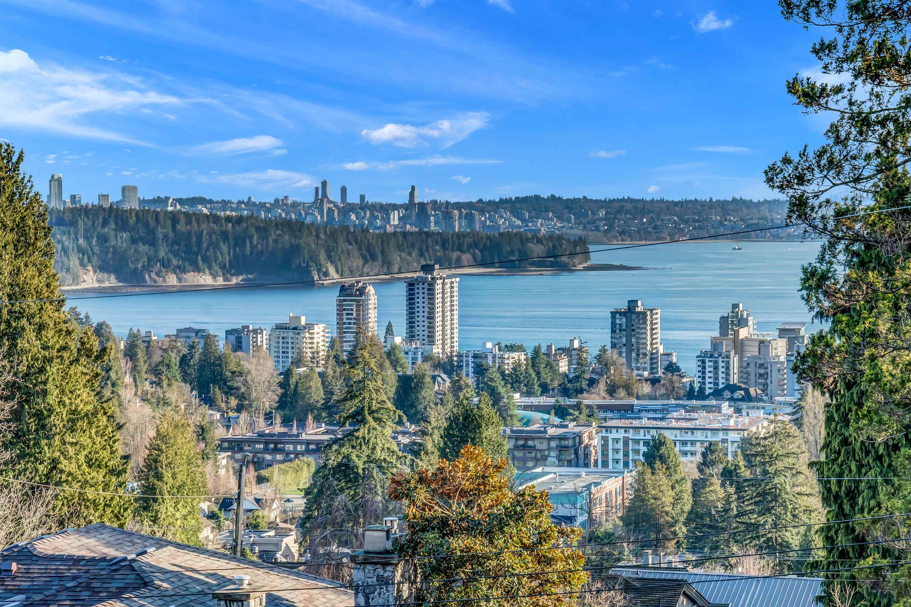 Listing image of 2234 PALMERSTON AVENUE