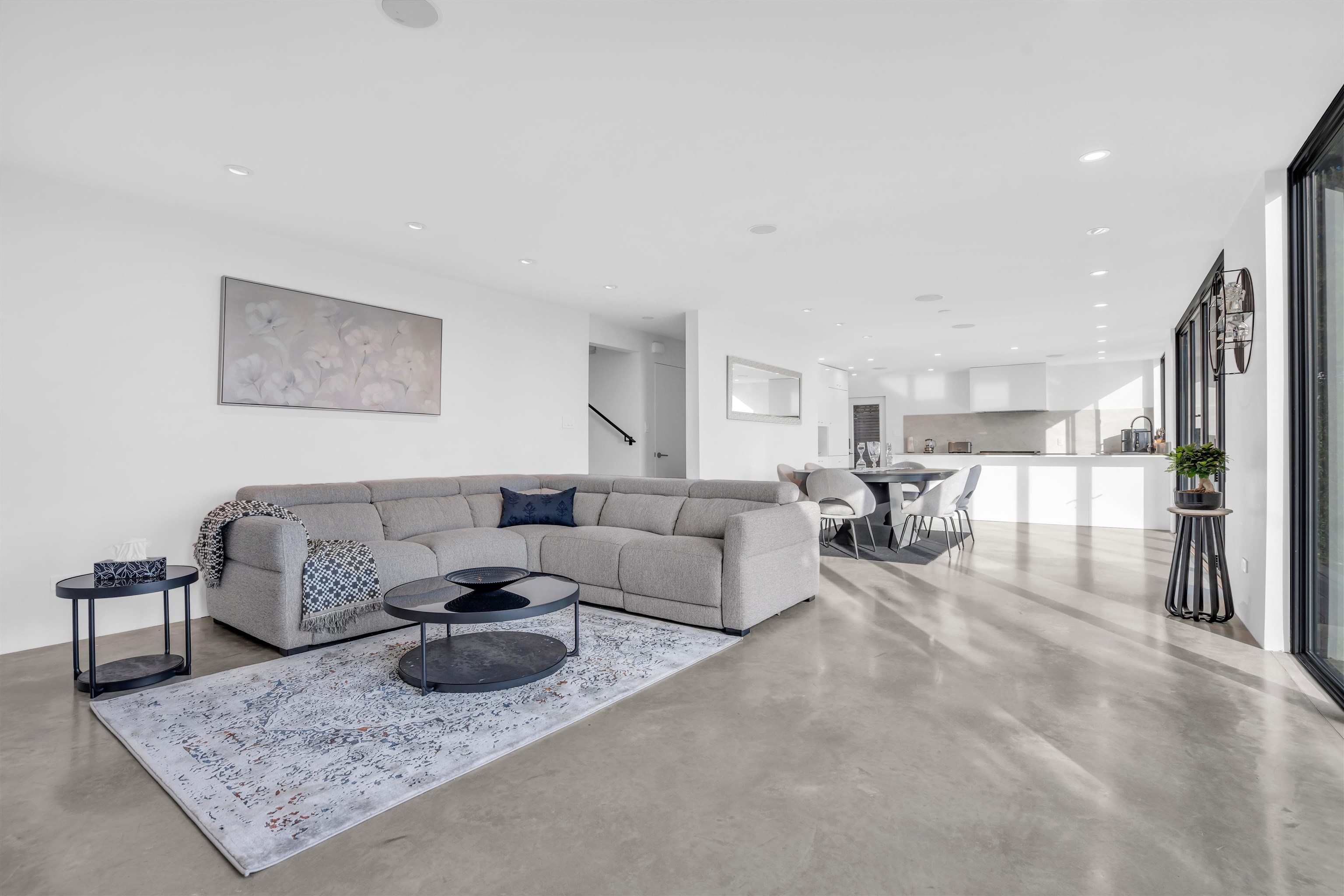 Listing image of 2234 PALMERSTON AVENUE