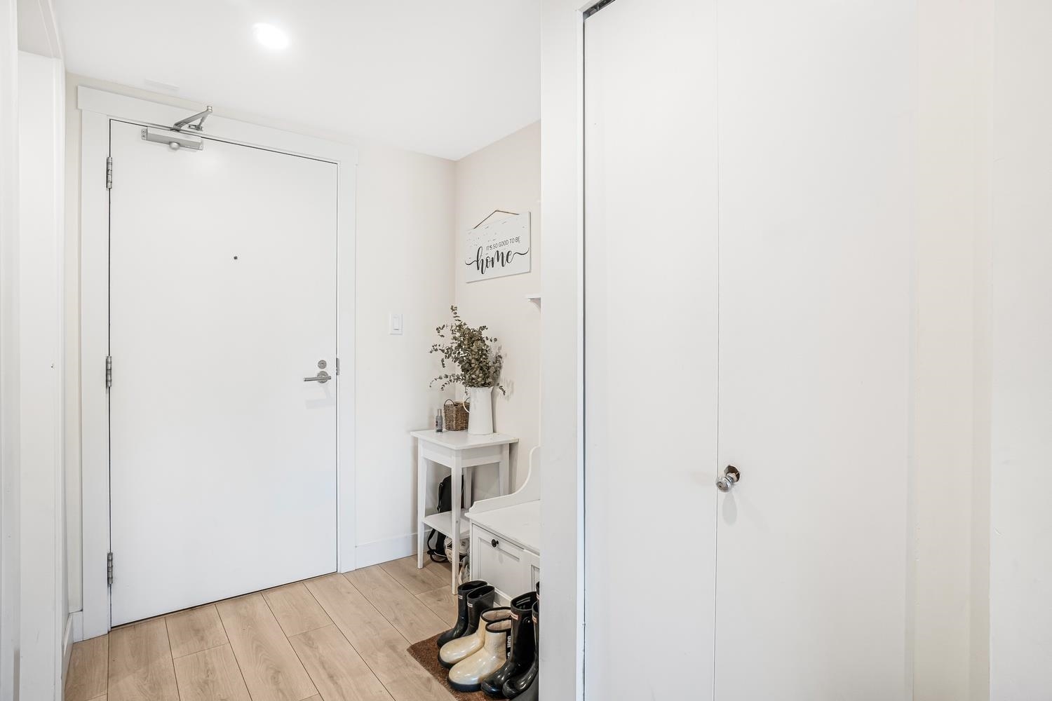 Listing image of 409 1519 CROWN STREET