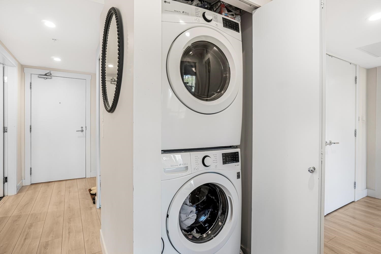 Listing image of 409 1519 CROWN STREET