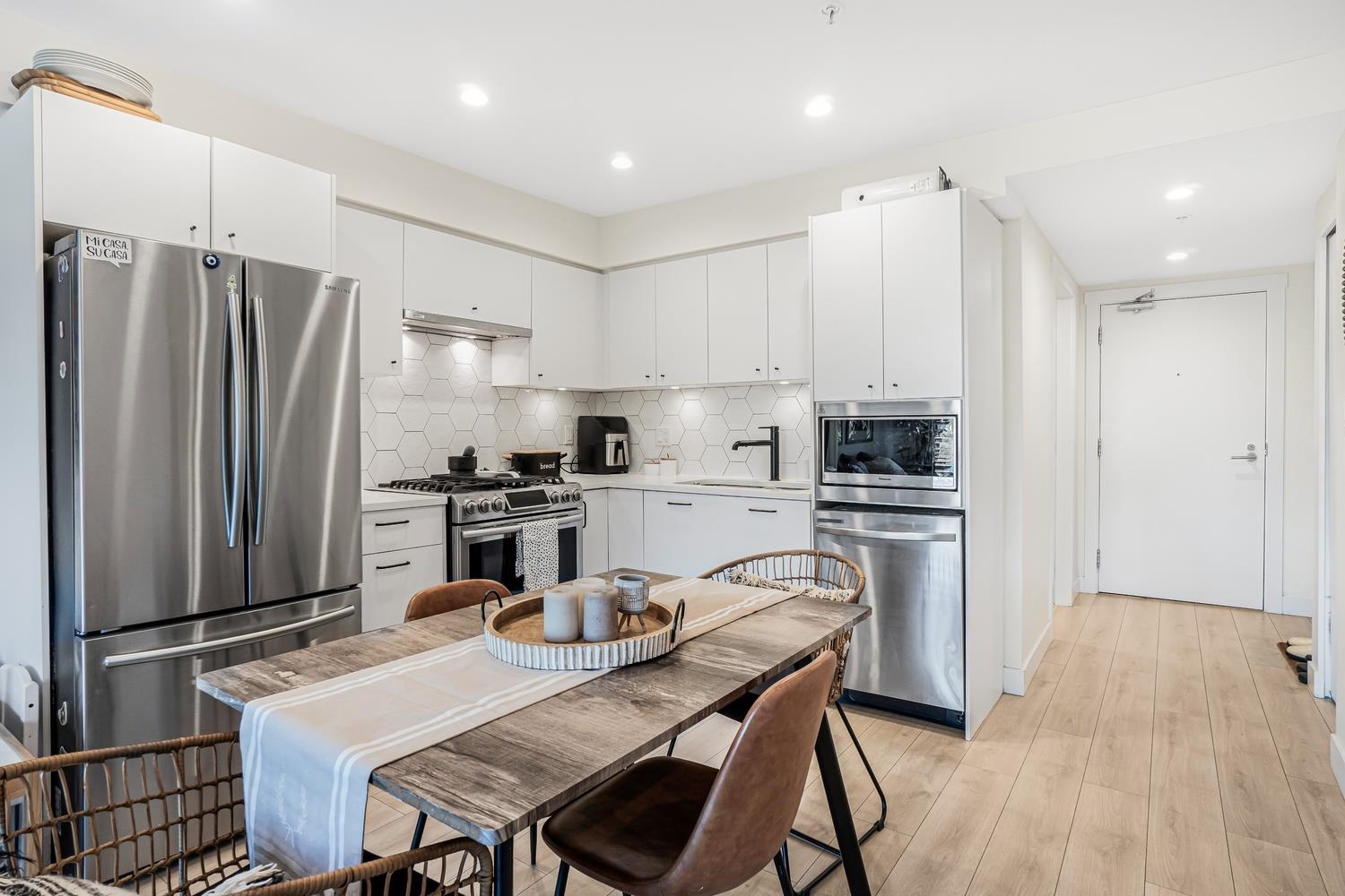Listing image of 409 1519 CROWN STREET