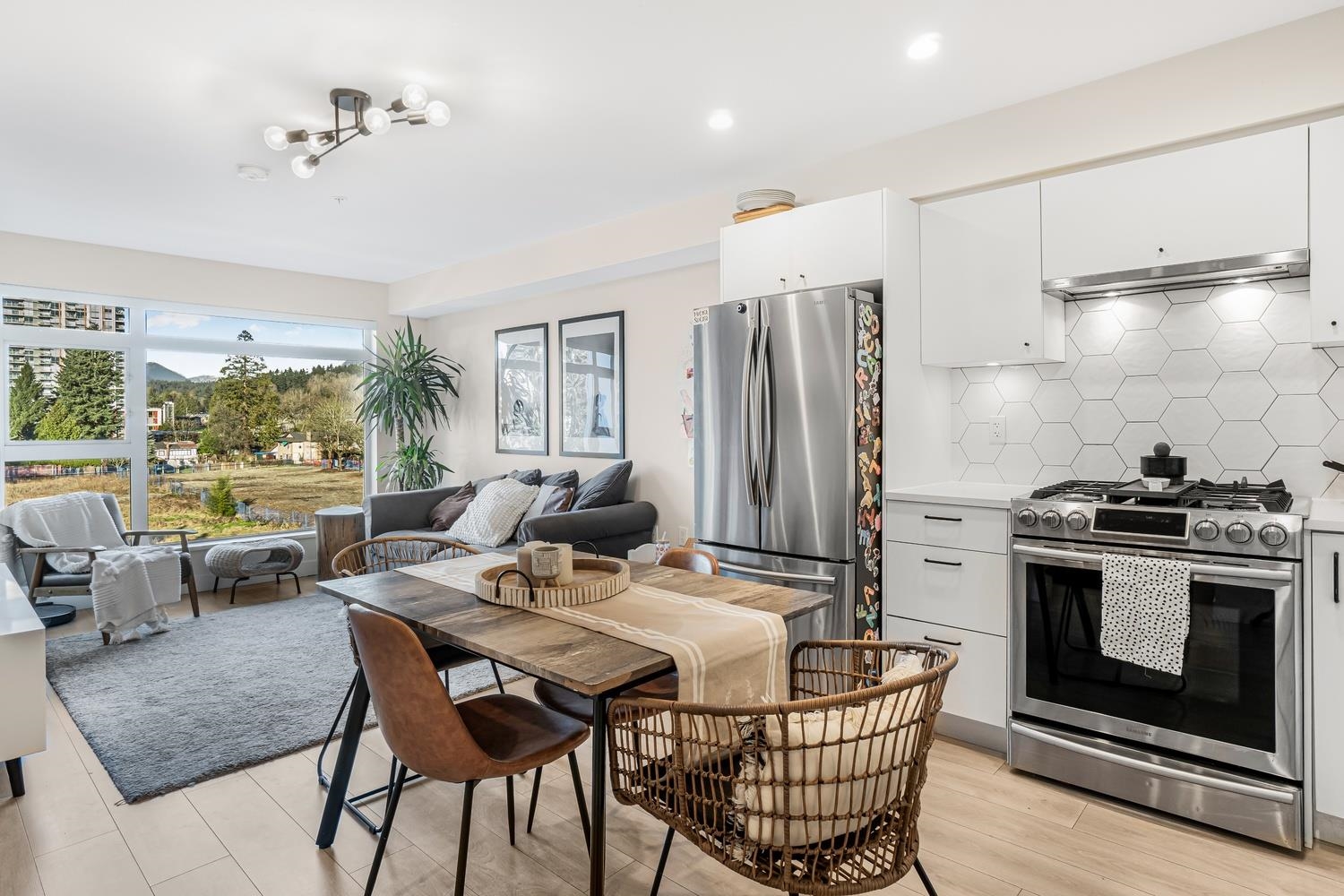 Listing image of 409 1519 CROWN STREET