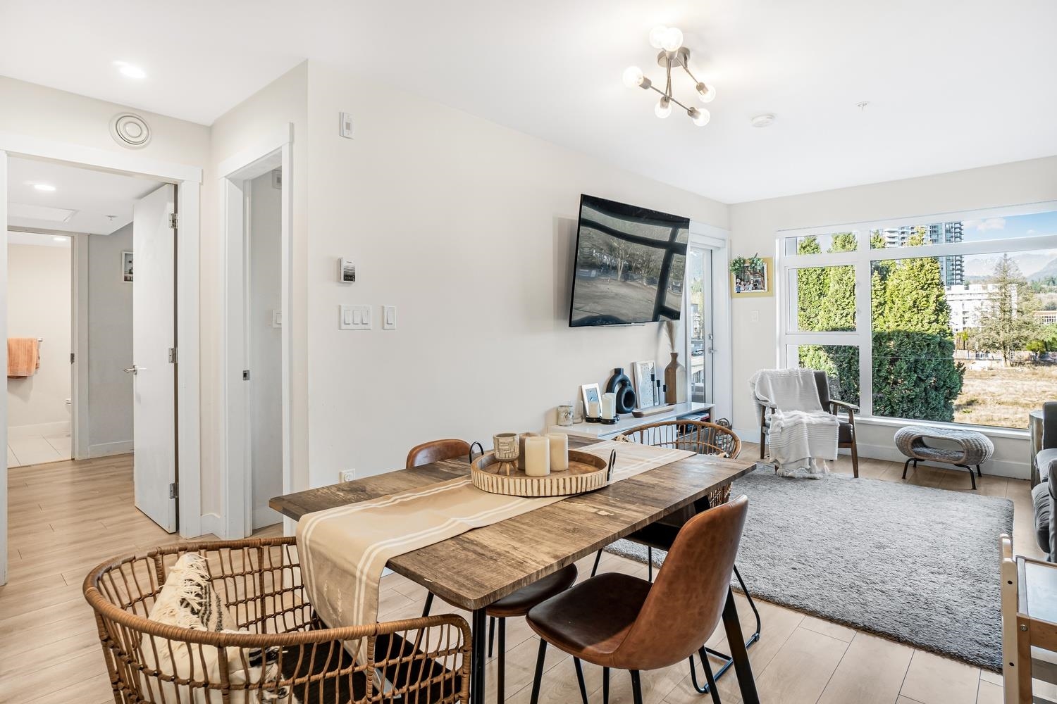 Listing image of 409 1519 CROWN STREET