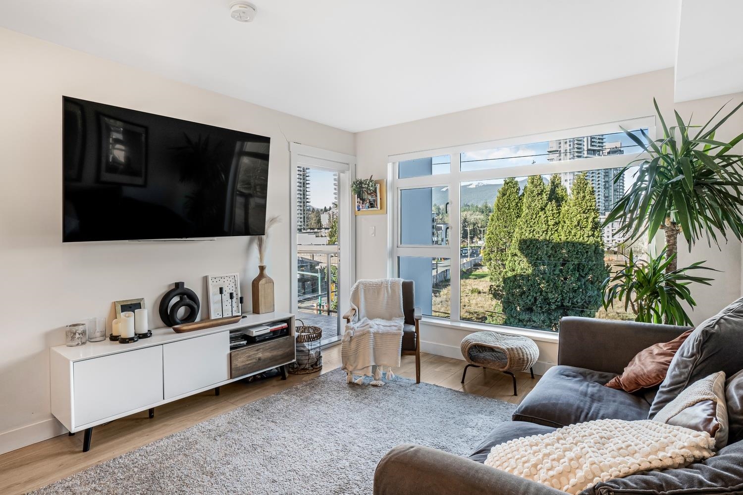 Listing image of 409 1519 CROWN STREET