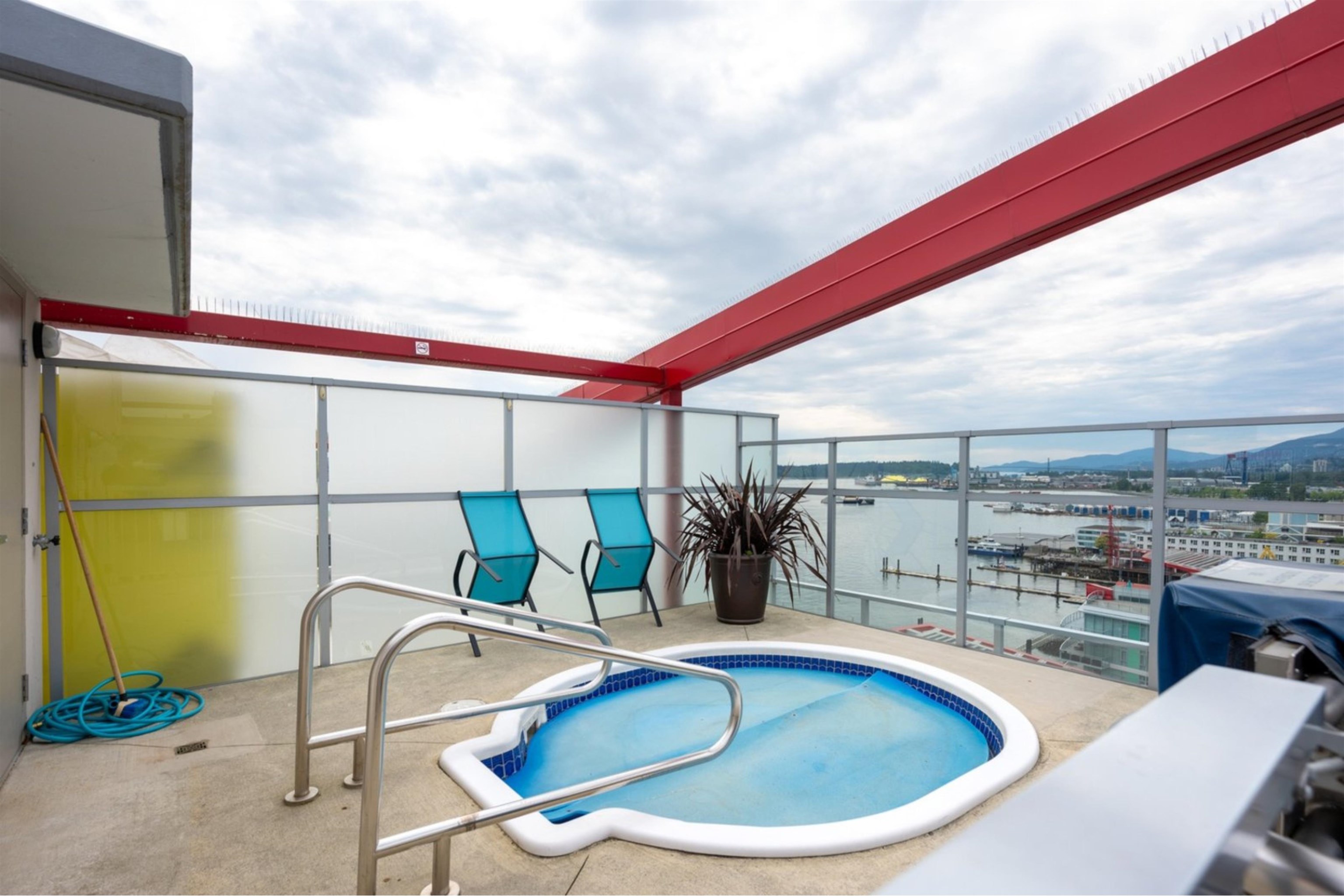 Listing image of 705 199 VICTORY SHIP WAY