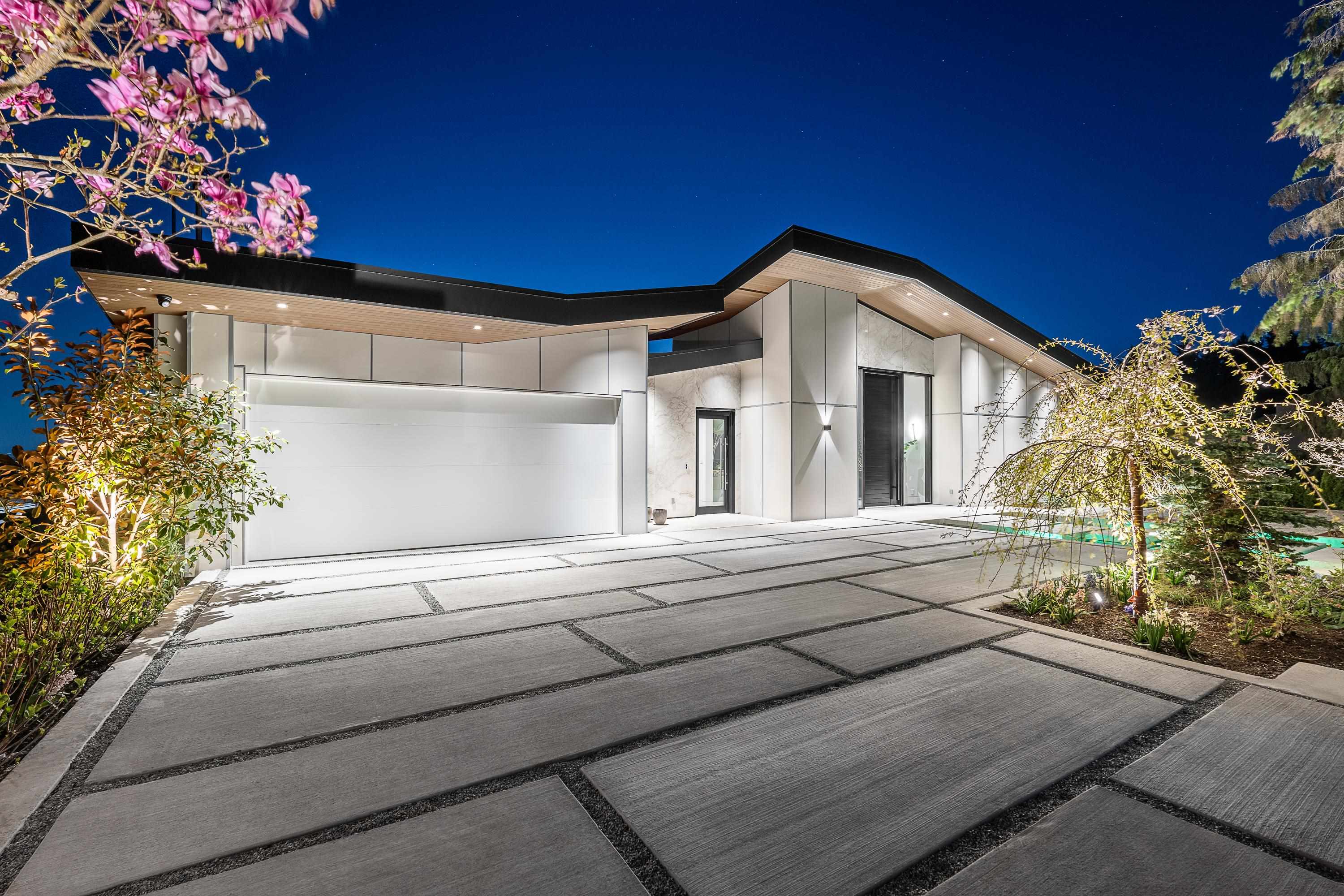 Listing image of 535 CRAIGMOHR DRIVE