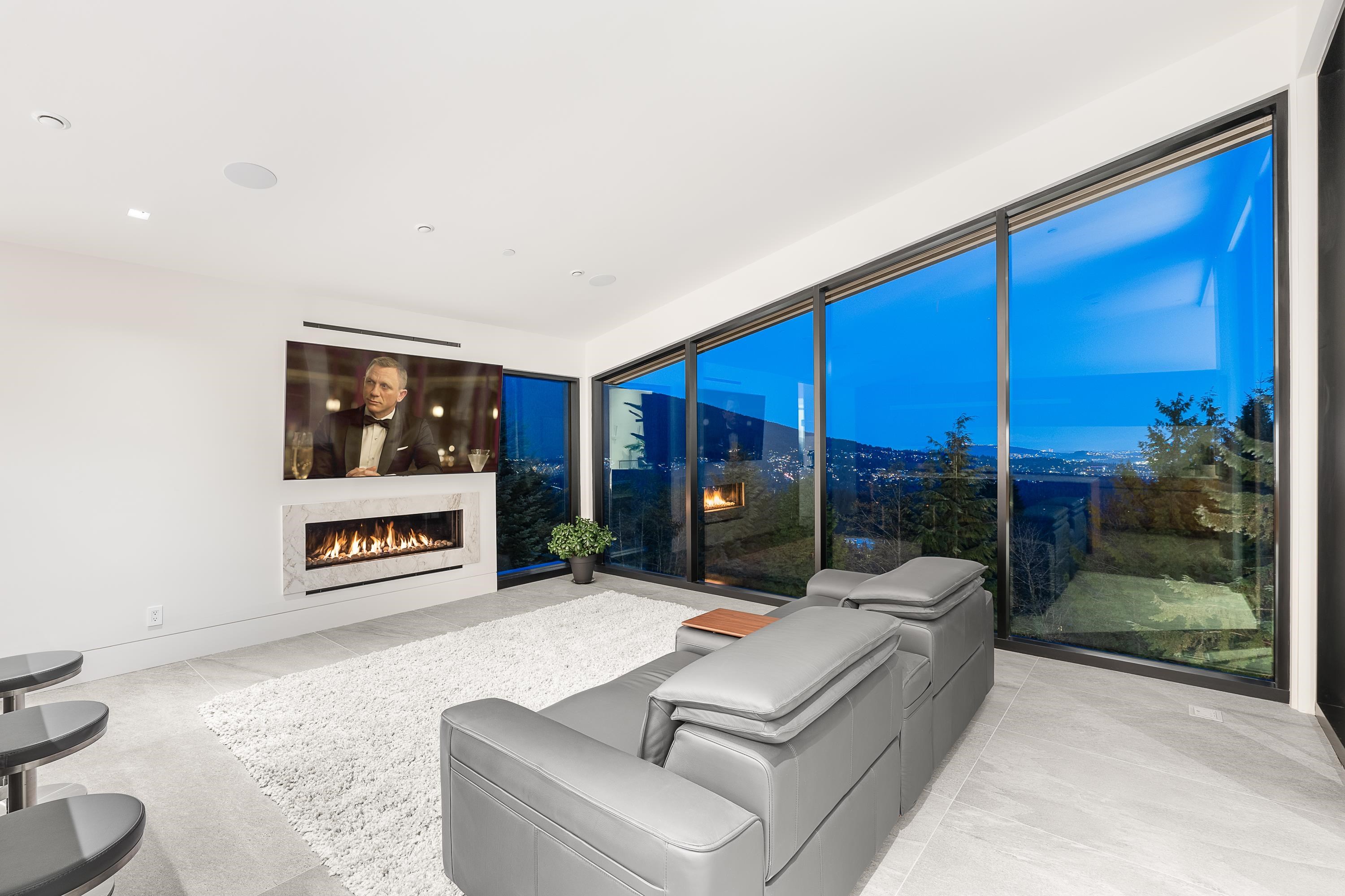 Listing image of 535 CRAIGMOHR DRIVE