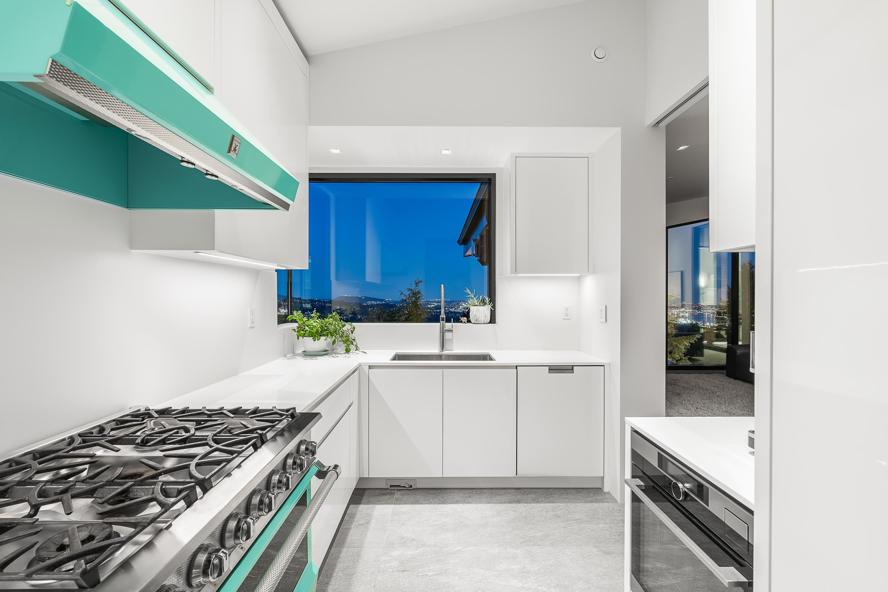 Listing image of 535 CRAIGMOHR DRIVE
