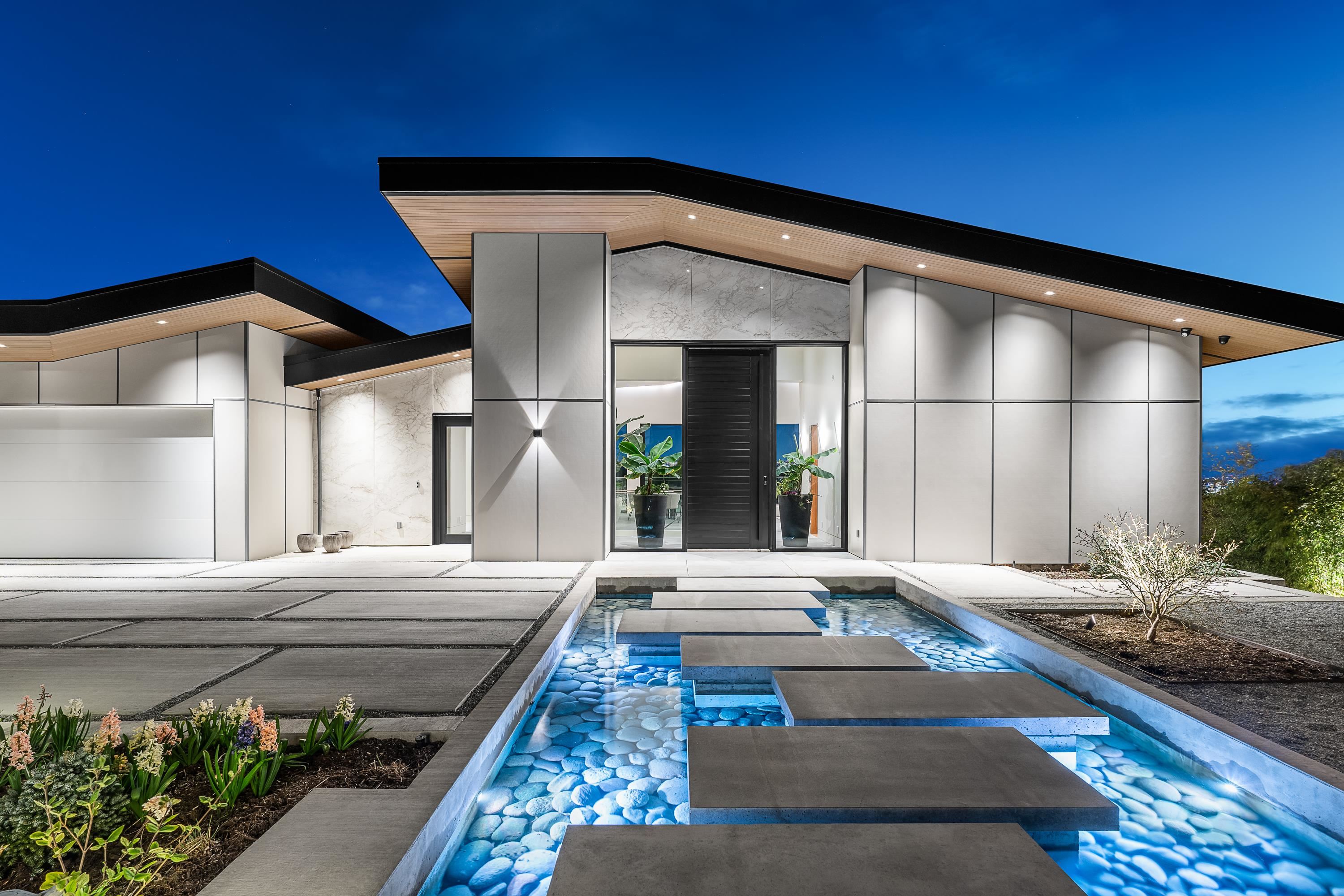 Listing image of 535 CRAIGMOHR DRIVE