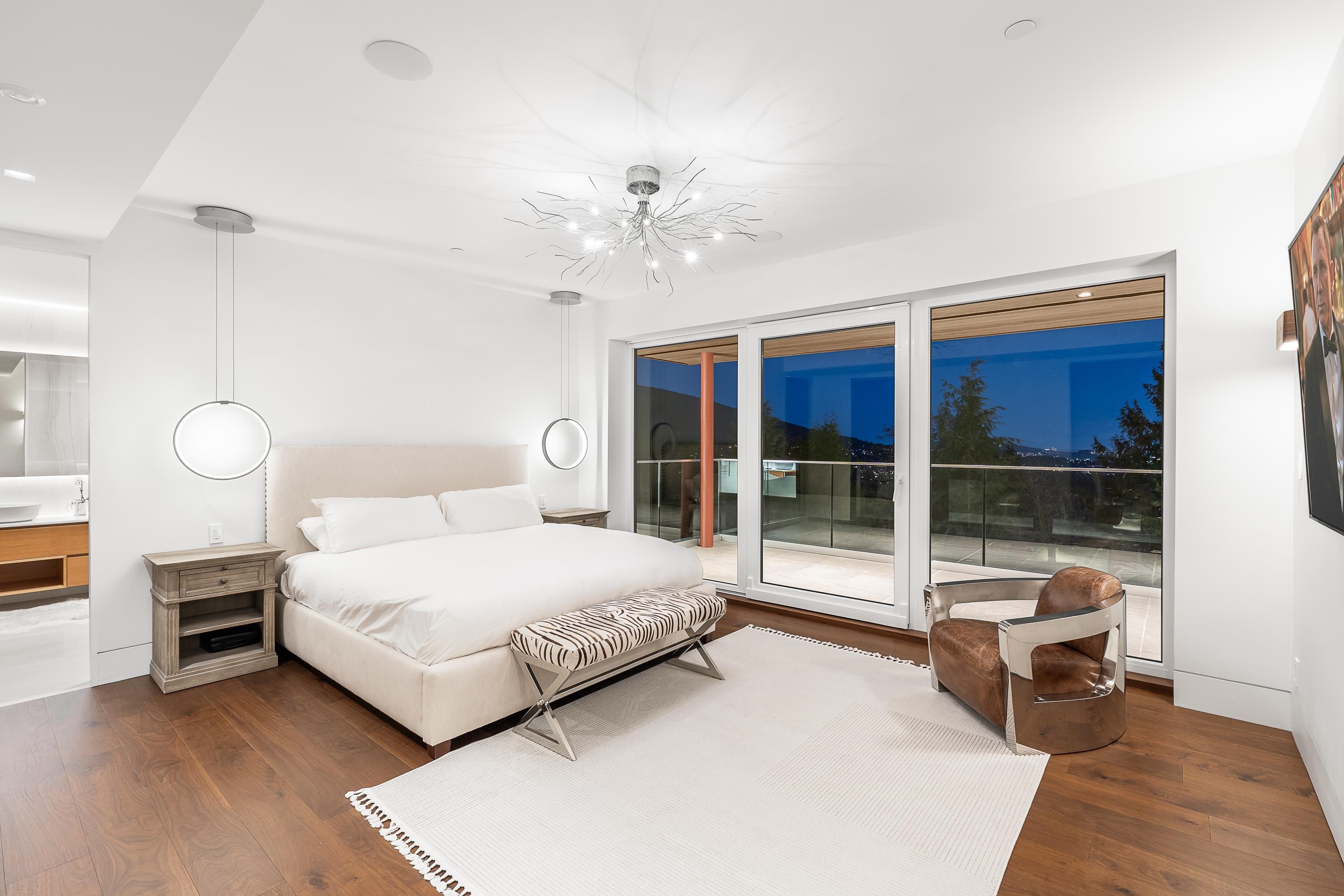 Listing image of 535 CRAIGMOHR DRIVE