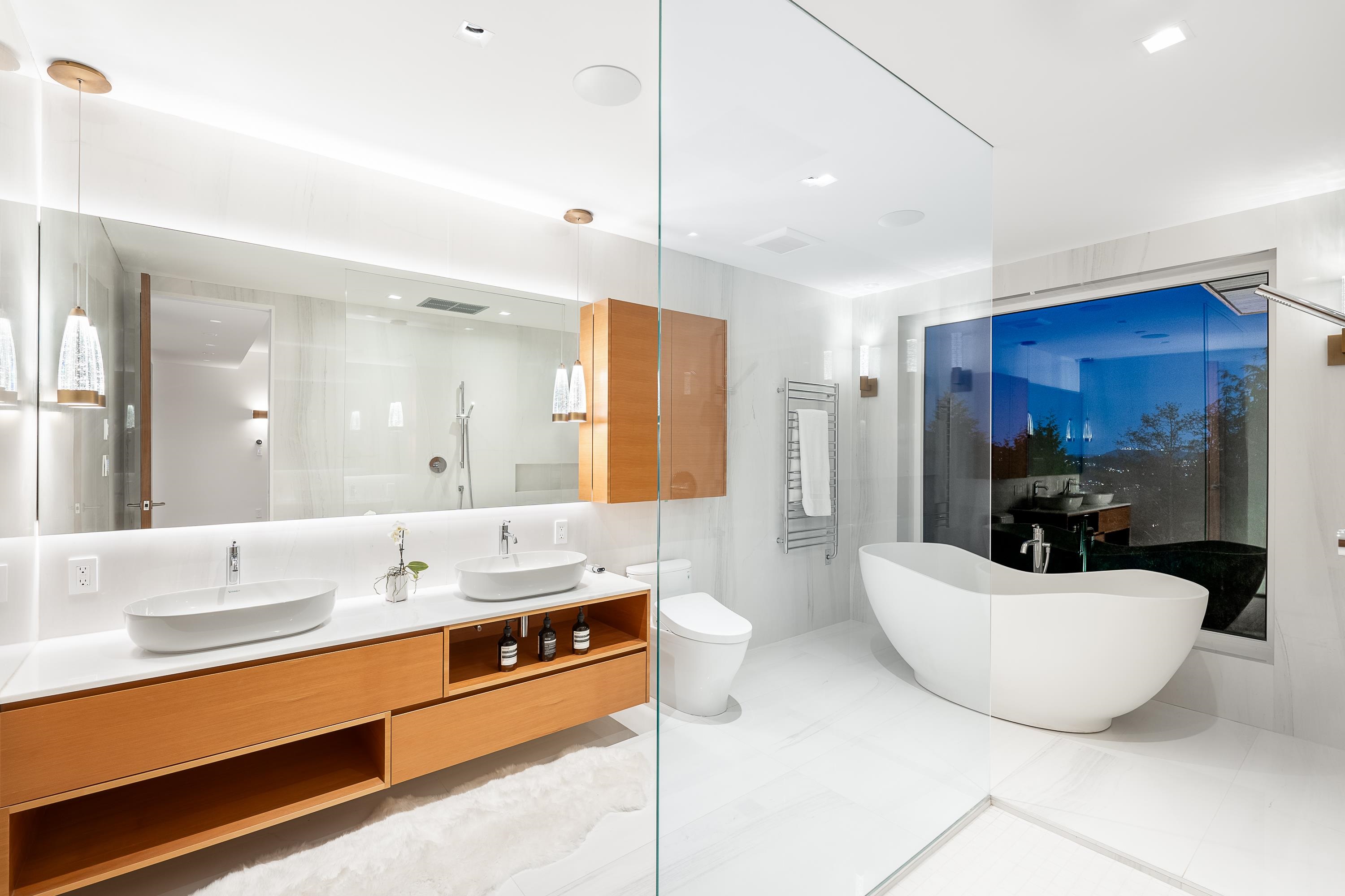 Listing image of 535 CRAIGMOHR DRIVE