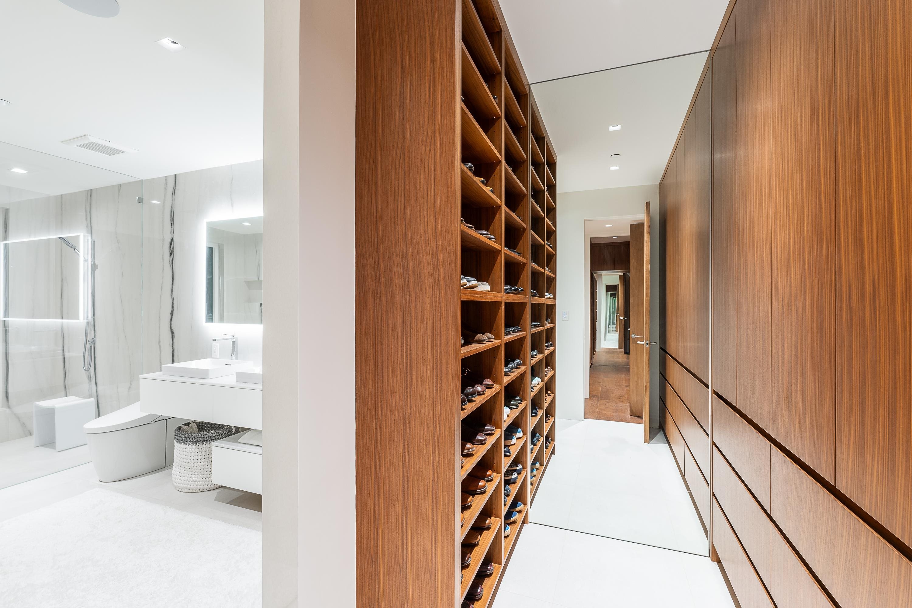 Listing image of 535 CRAIGMOHR DRIVE