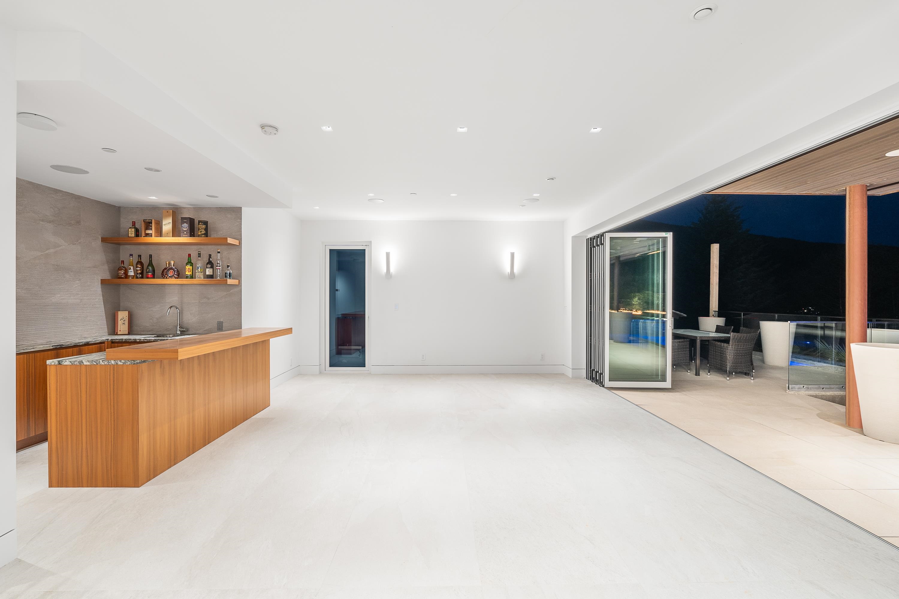 Listing image of 535 CRAIGMOHR DRIVE