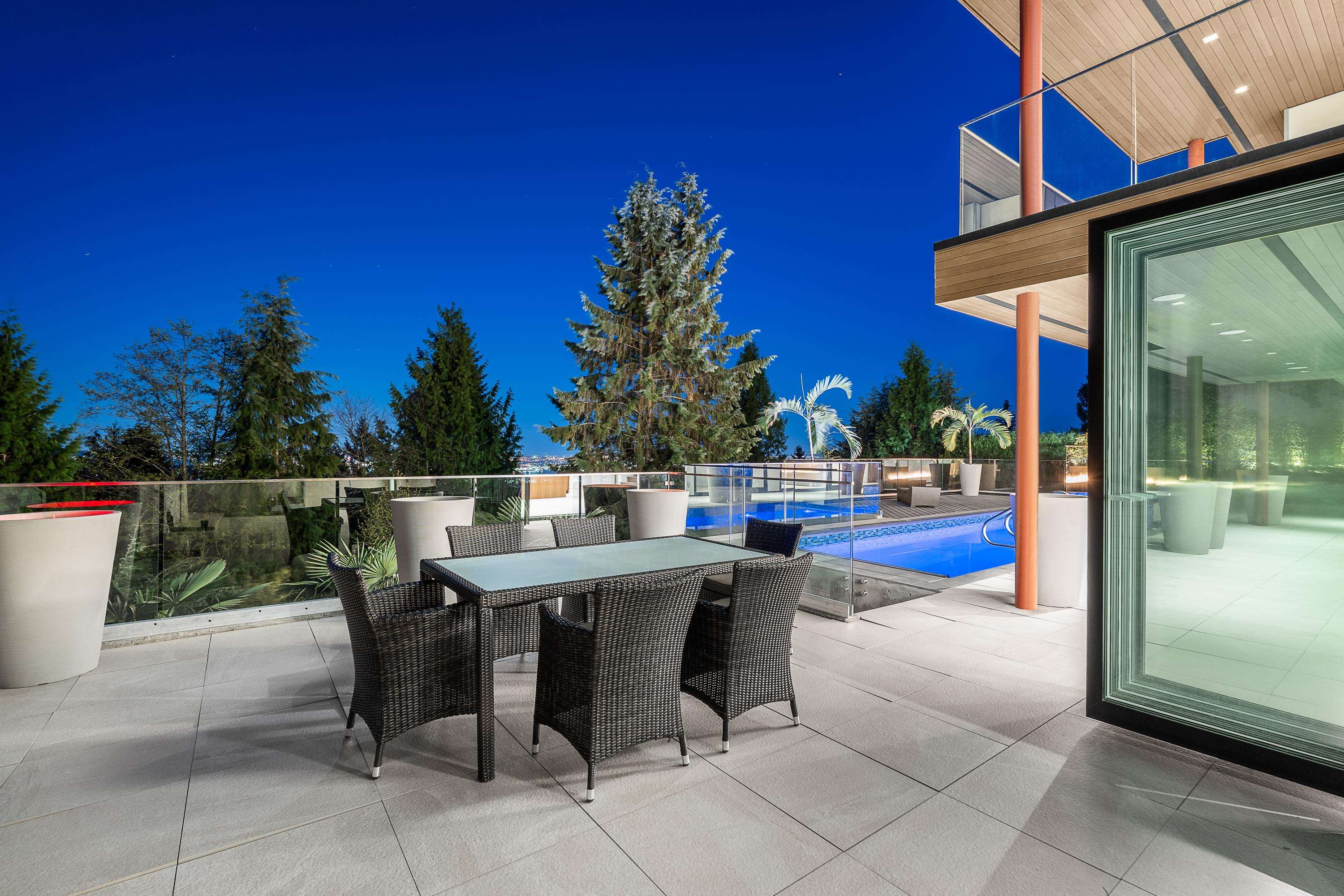 Listing image of 535 CRAIGMOHR DRIVE