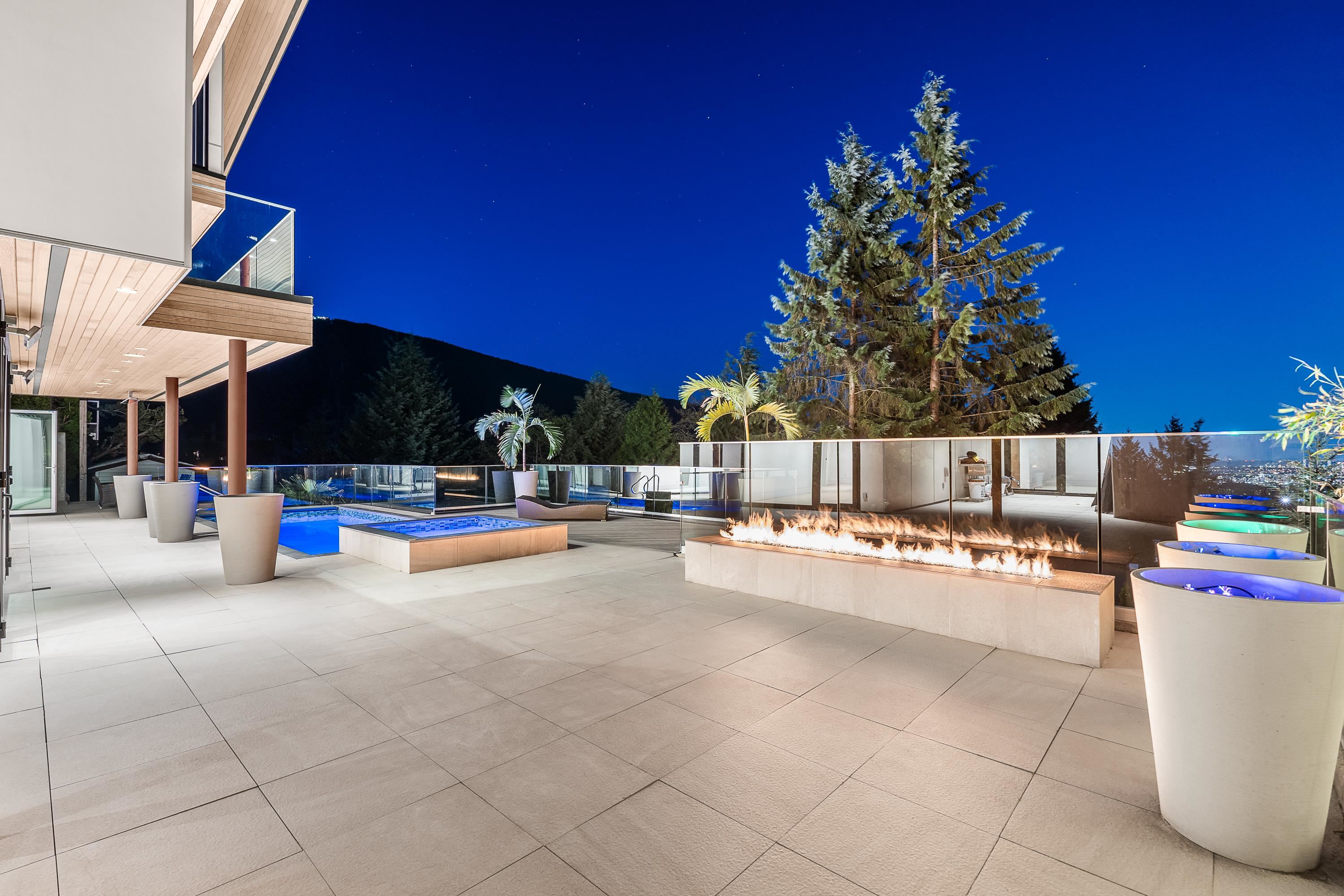 Listing image of 535 CRAIGMOHR DRIVE