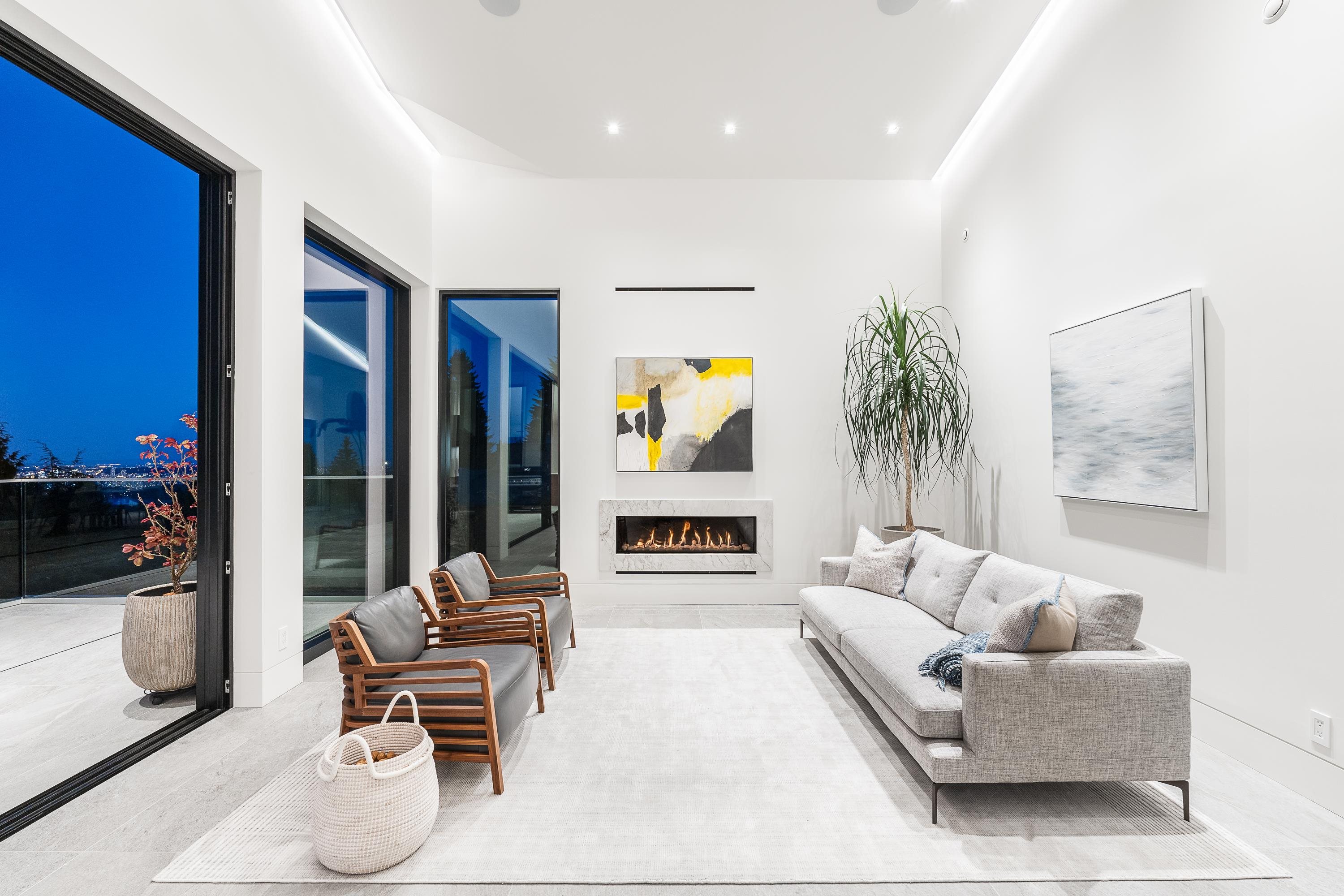 Listing image of 535 CRAIGMOHR DRIVE