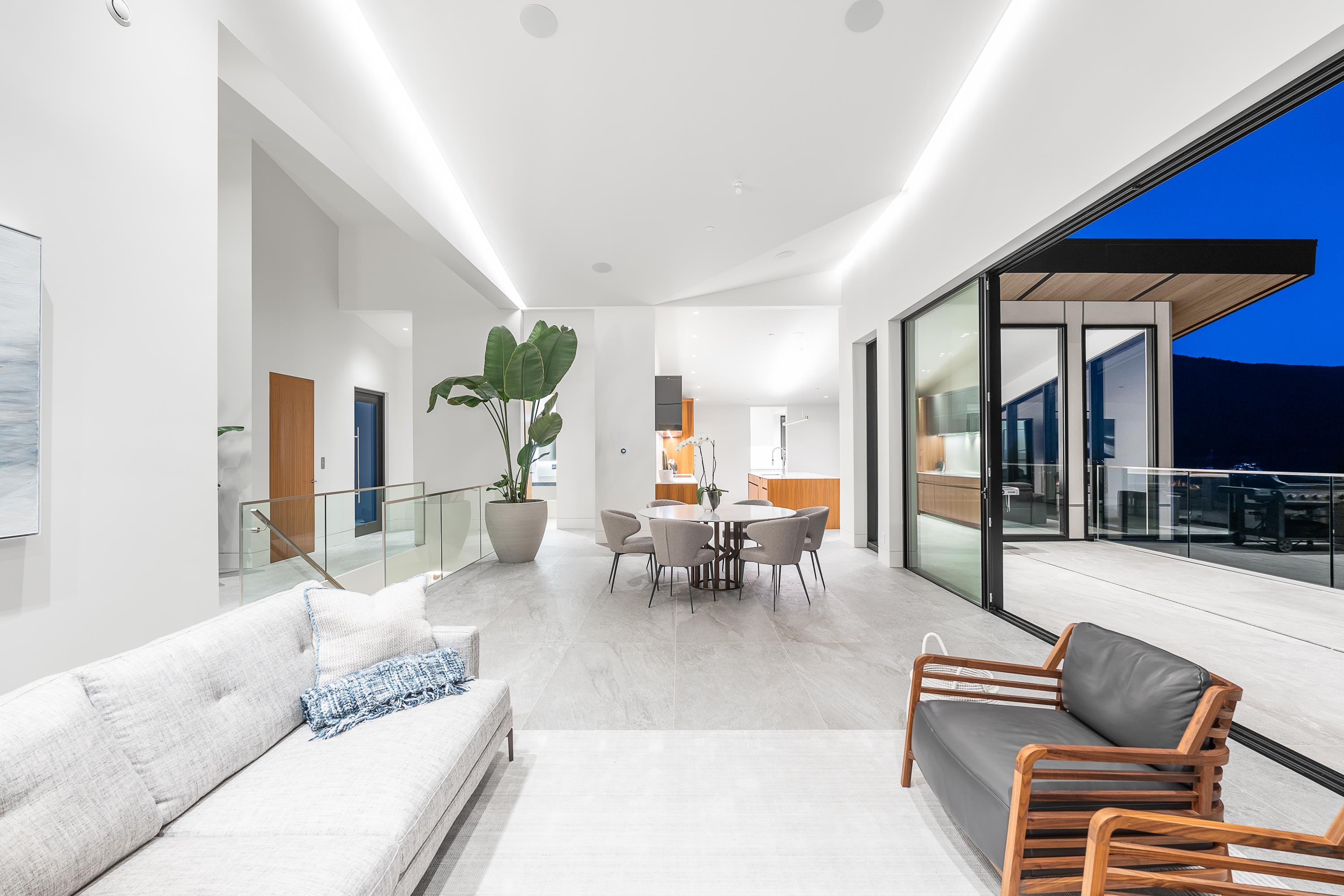 Listing image of 535 CRAIGMOHR DRIVE