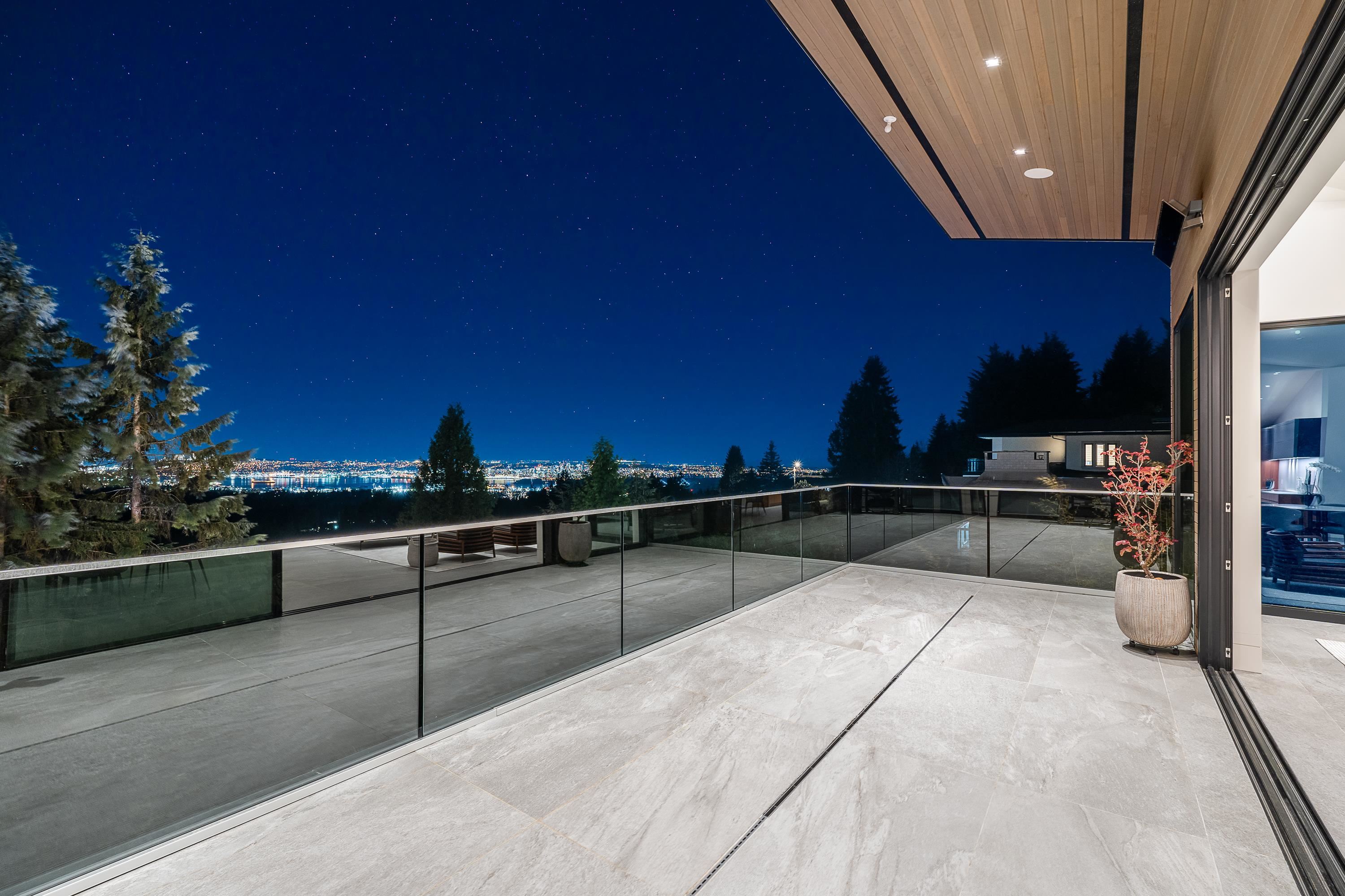 Listing image of 535 CRAIGMOHR DRIVE