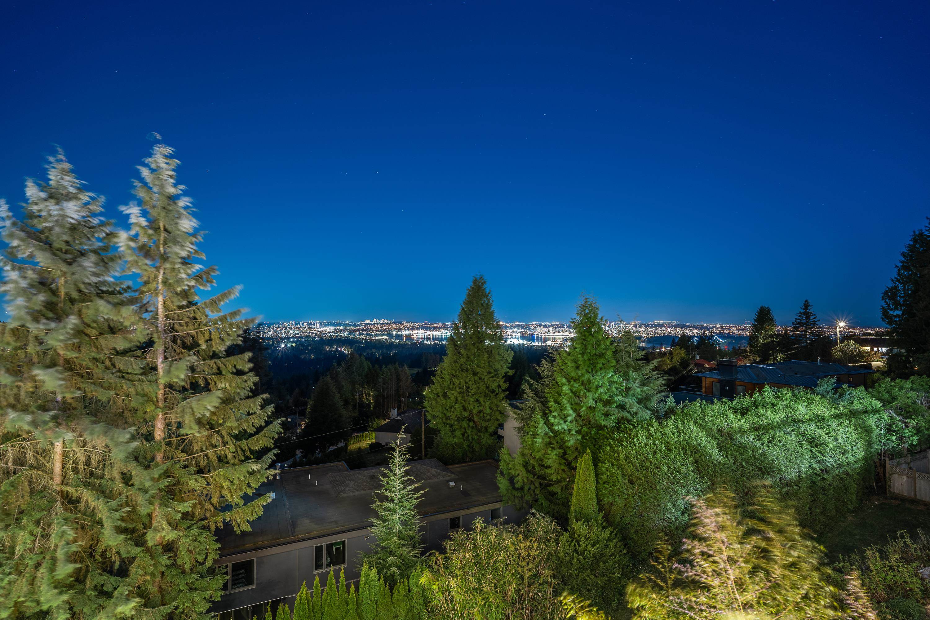 Listing image of 535 CRAIGMOHR DRIVE