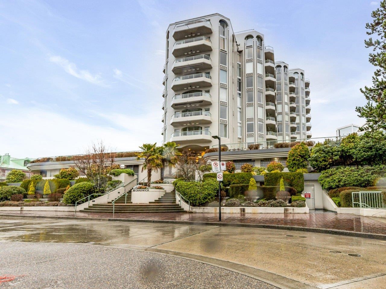 308 168 CHADWICK COURT