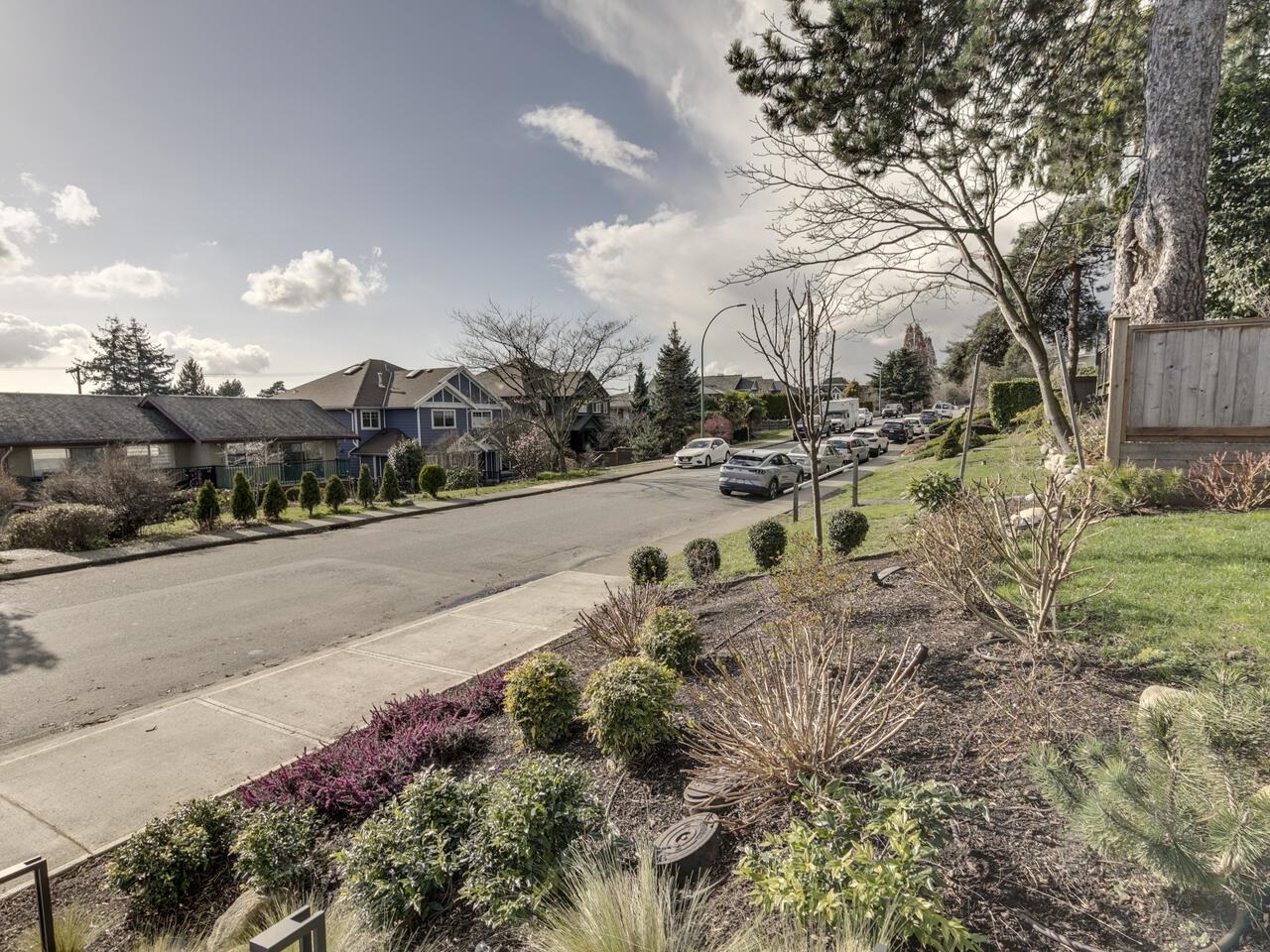 Listing image of 336 E 5TH STREET