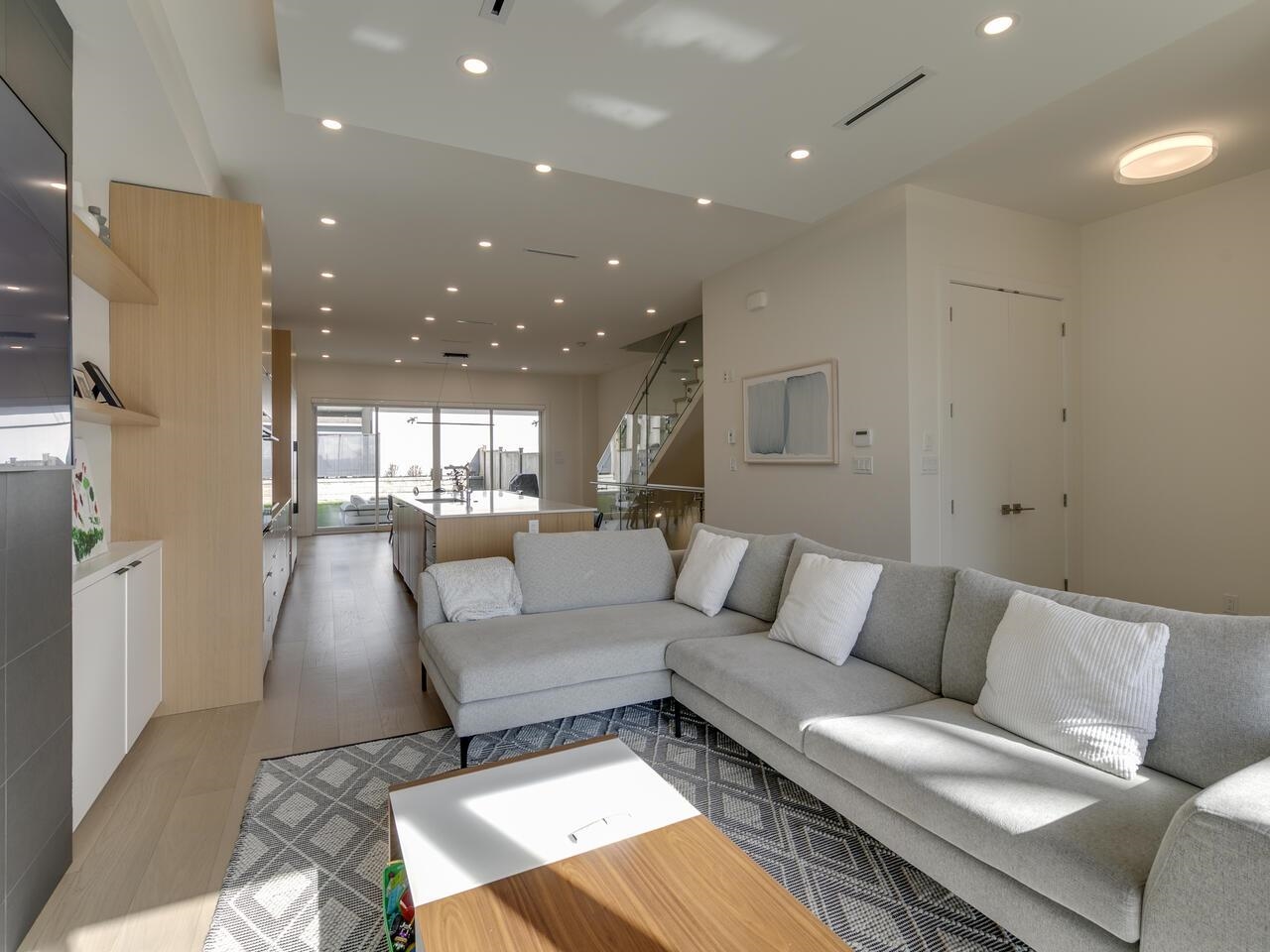 Listing image of 336 E 5TH STREET