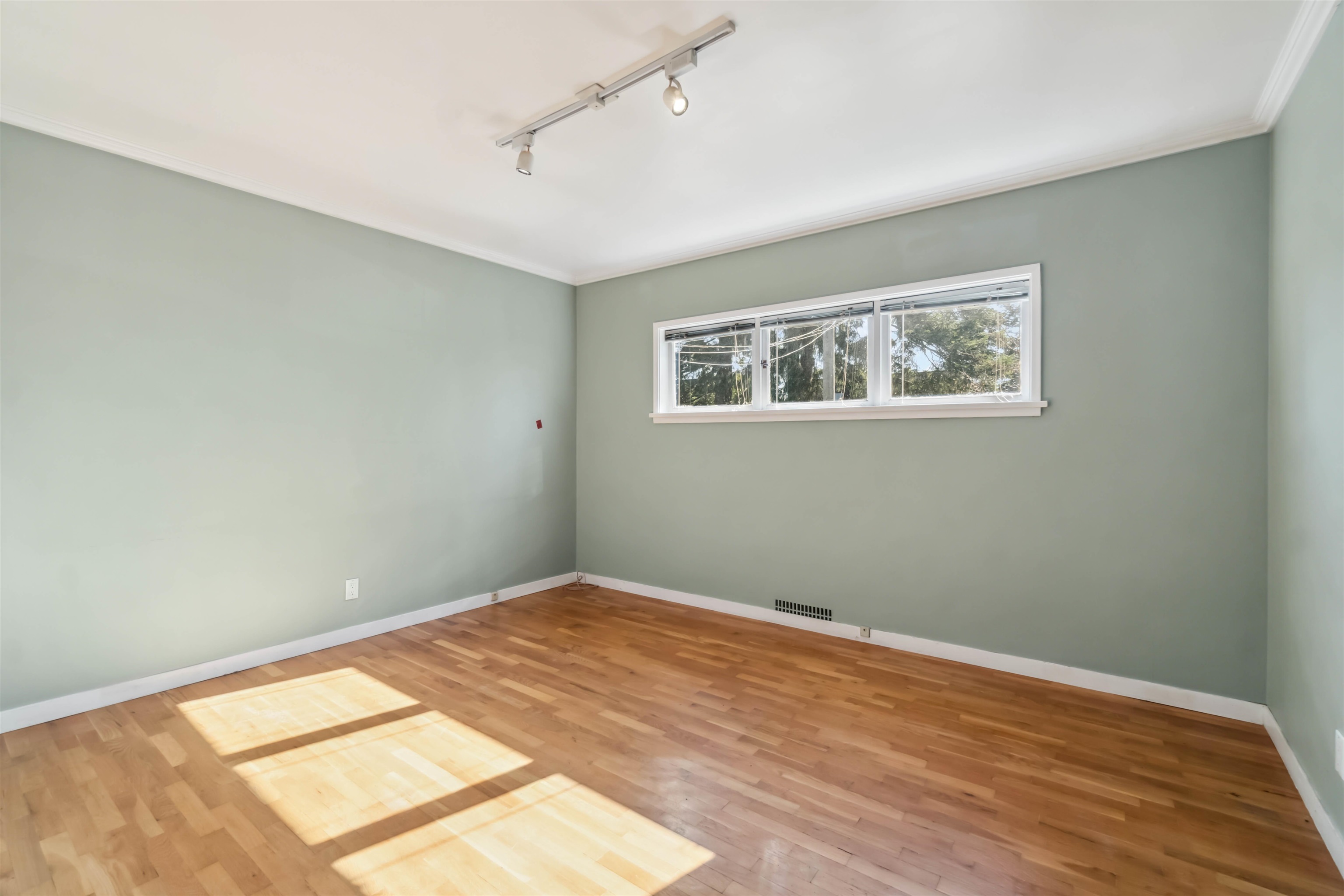 Listing image of 508 E 12TH STREET