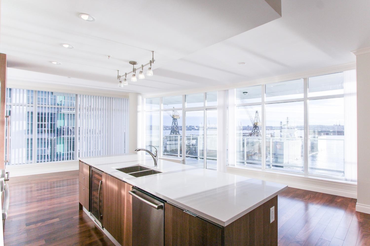 Listing image of 701 185 VICTORY SHIP WAY