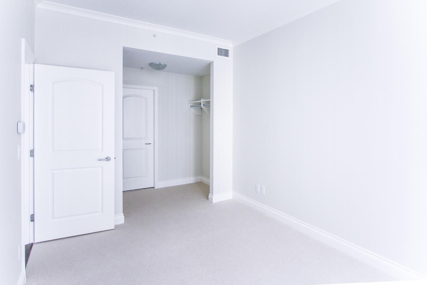 Listing image of 701 185 VICTORY SHIP WAY