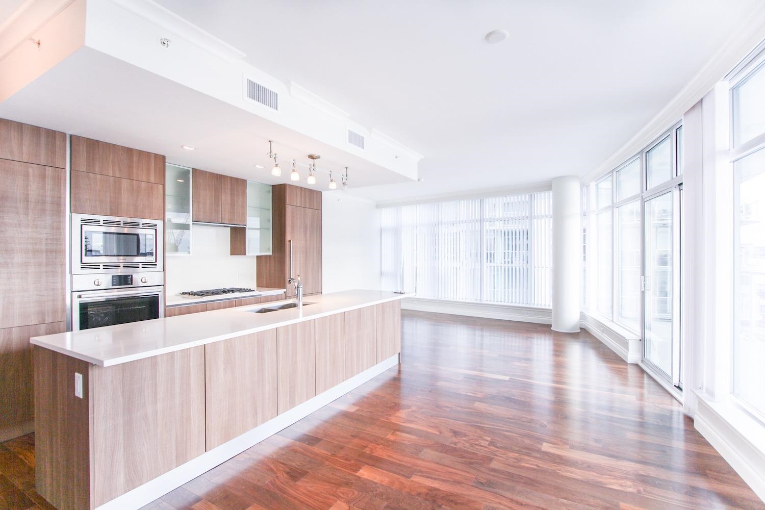 Listing image of 701 185 VICTORY SHIP WAY