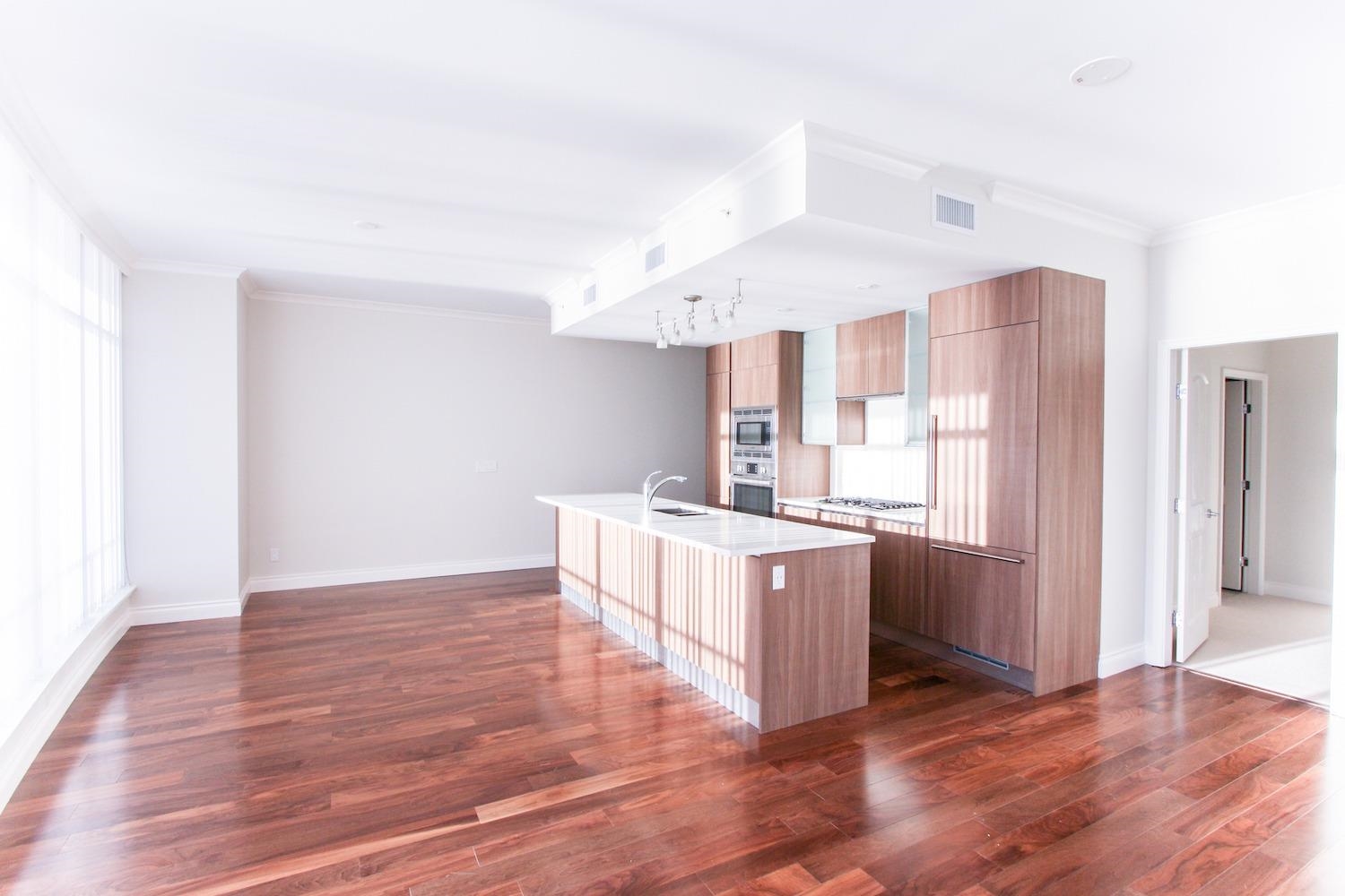Listing image of 701 185 VICTORY SHIP WAY