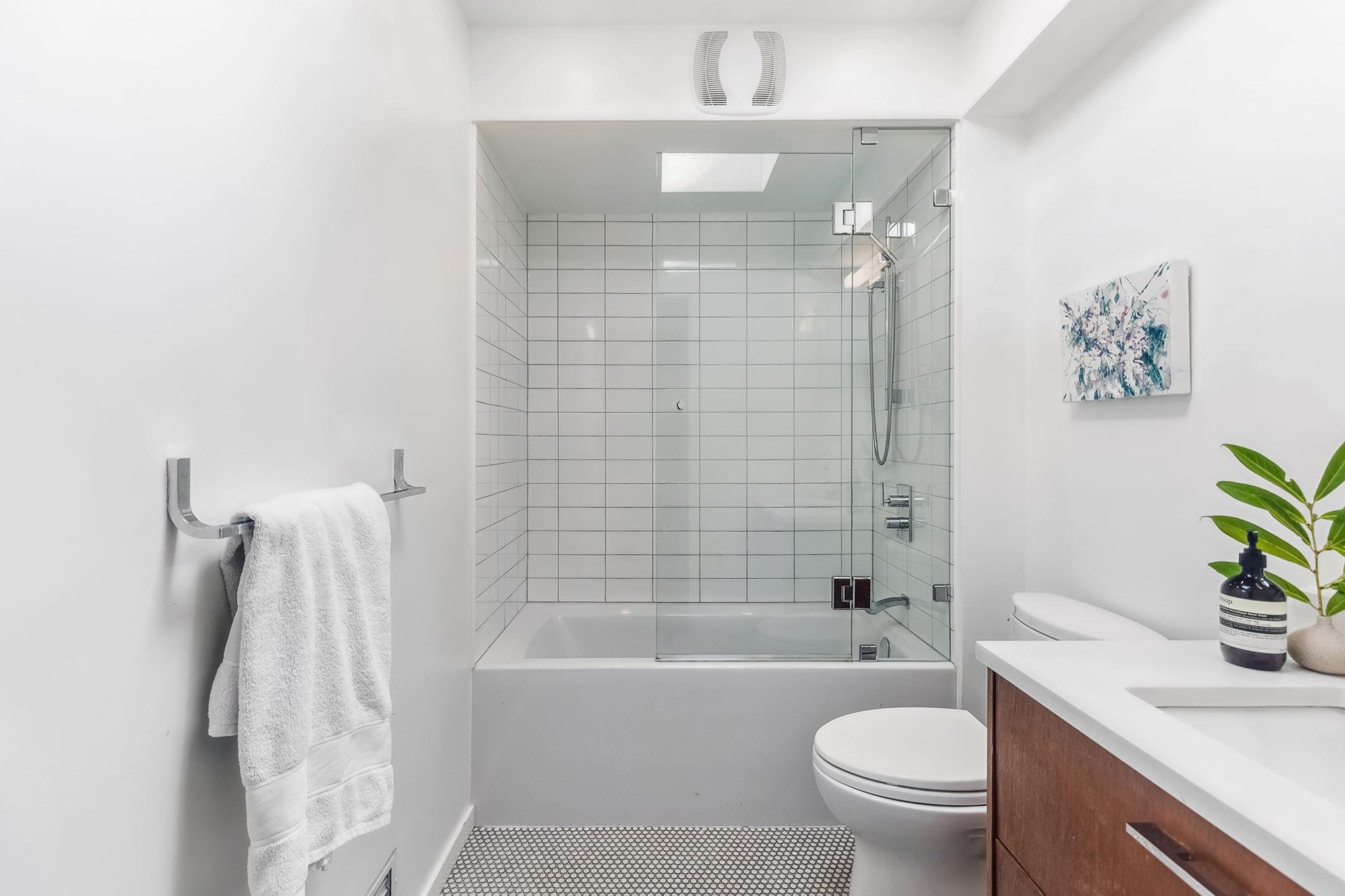 Listing image of 5414 GREENTREE ROAD