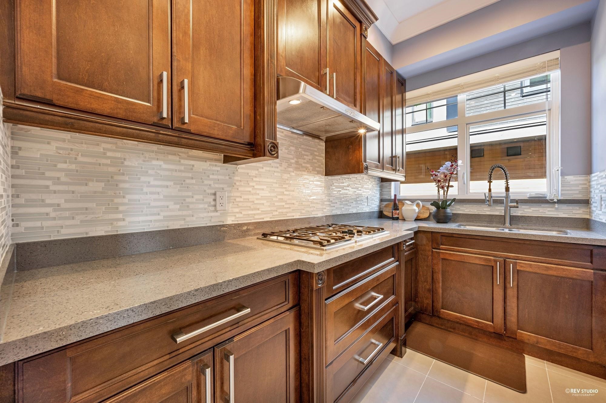 Listing image of 337 E 17TH STREET