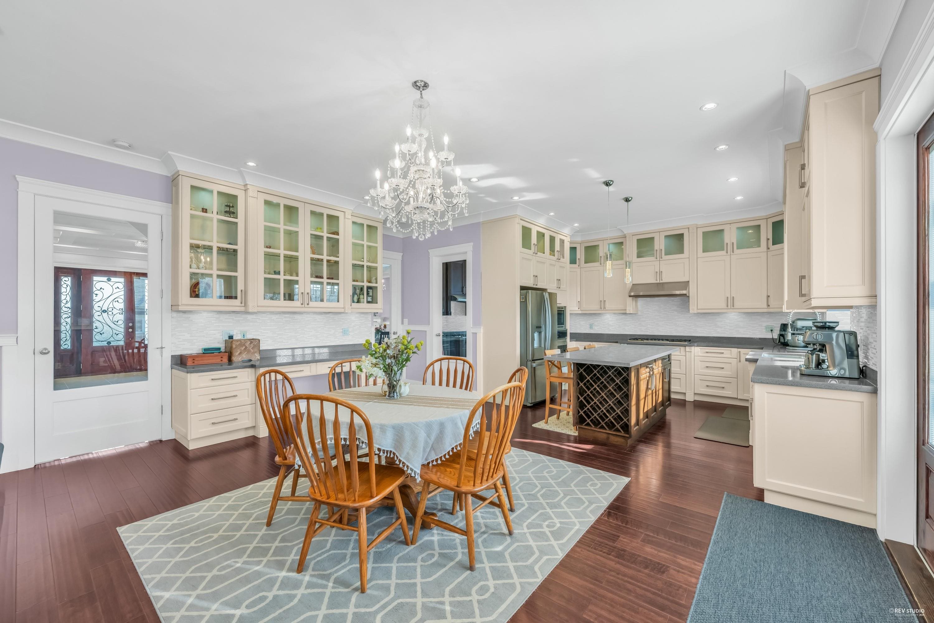 Listing image of 337 E 17TH STREET