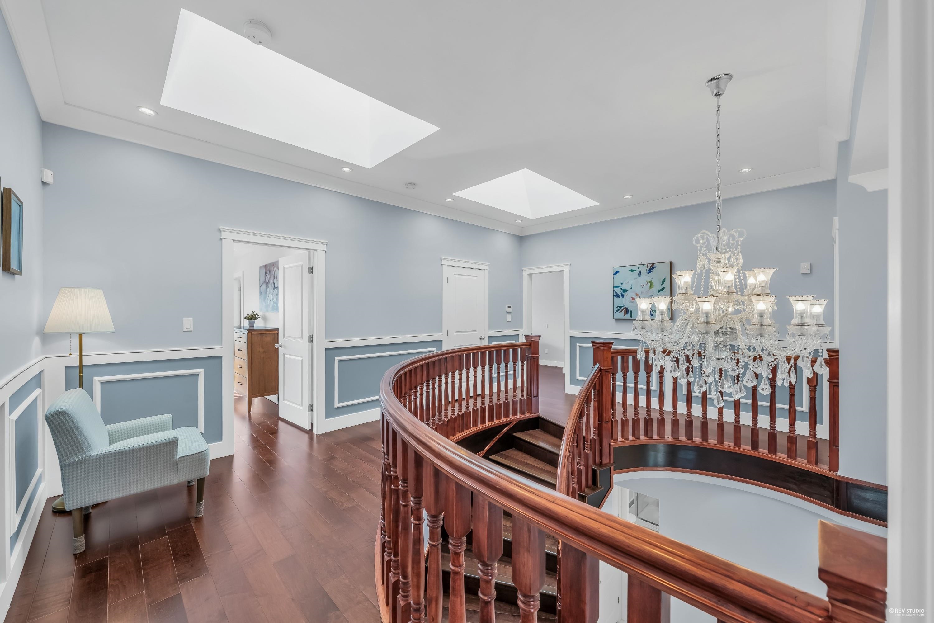 Listing image of 337 E 17TH STREET