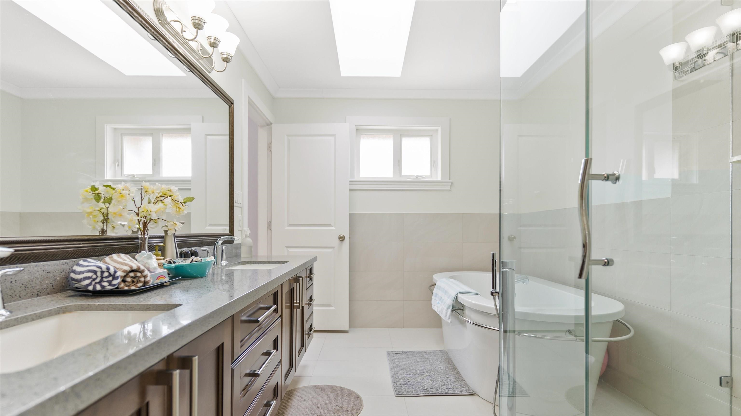 Listing image of 337 E 17TH STREET