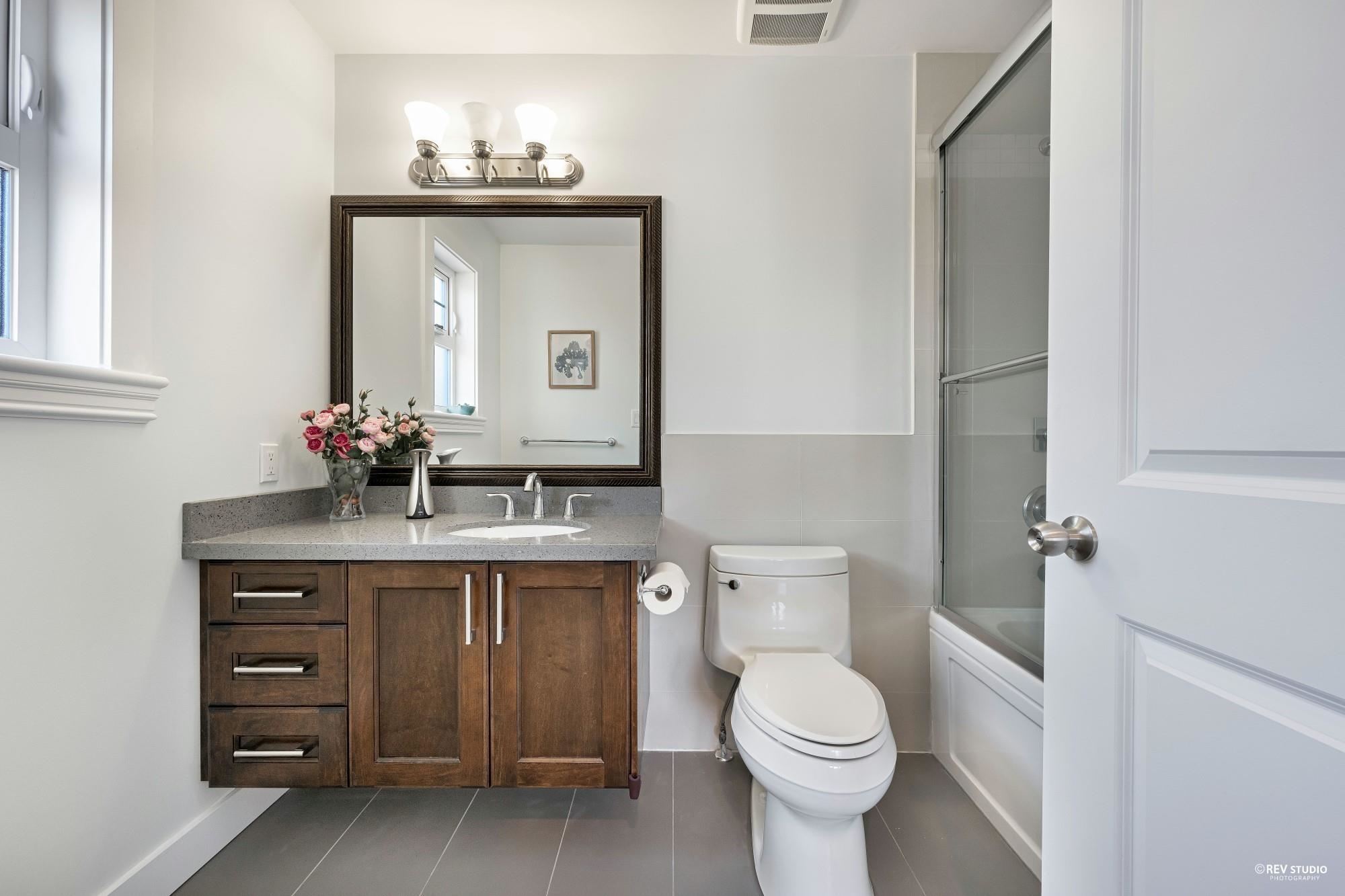 Listing image of 337 E 17TH STREET