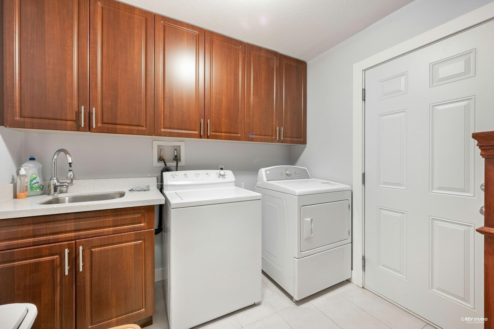 Listing image of 337 E 17TH STREET