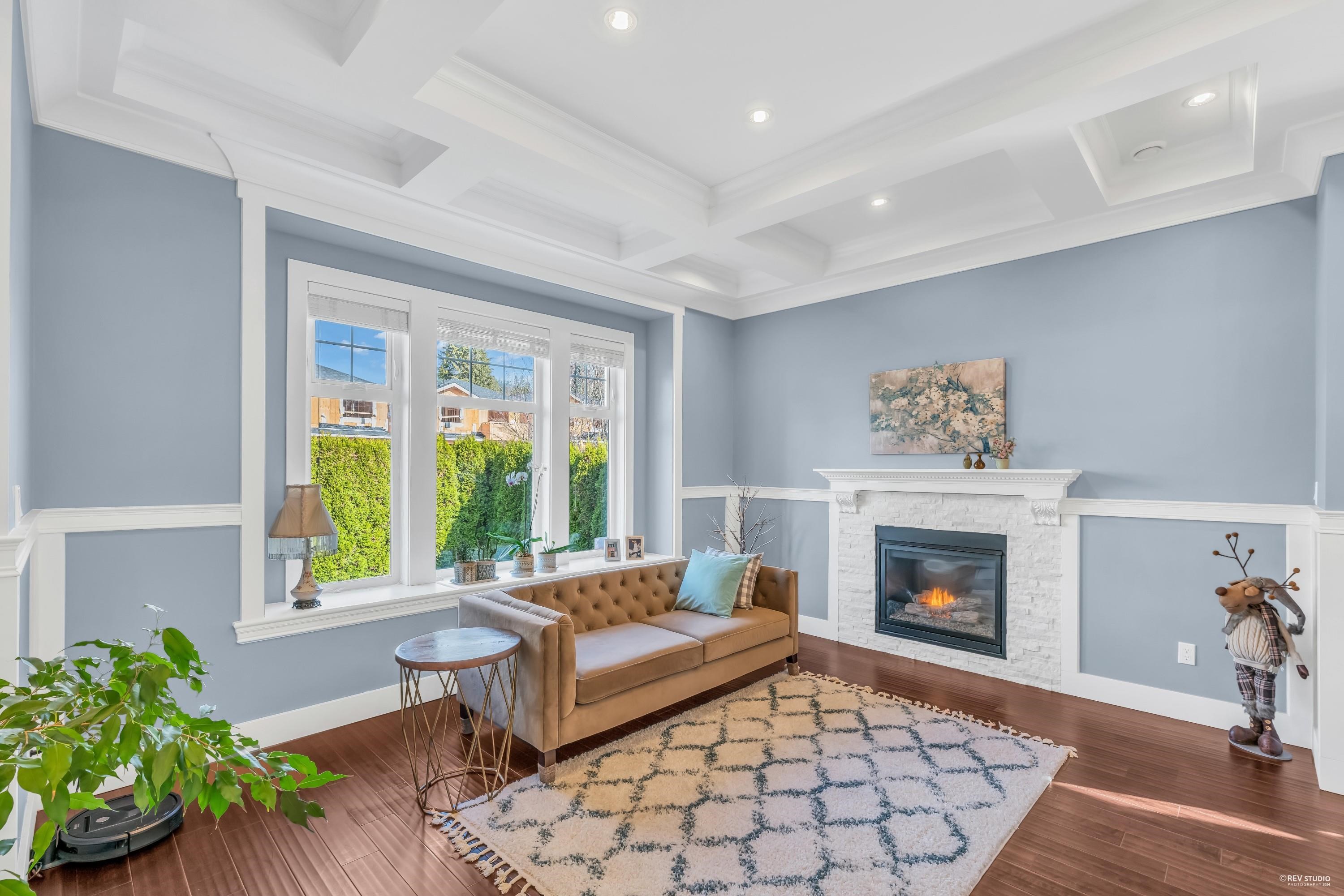 Listing image of 337 E 17TH STREET