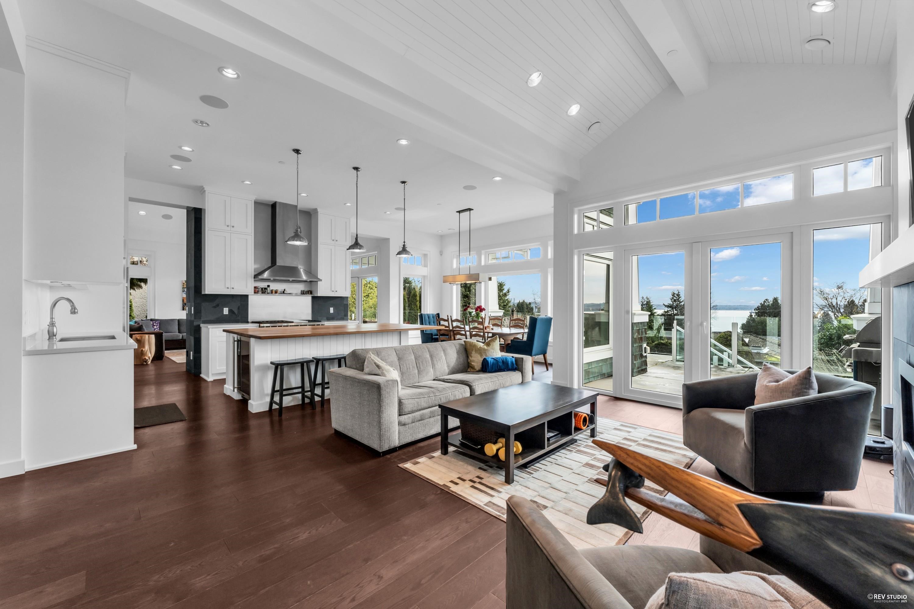 Listing image of 2478 OTTAWA AVENUE