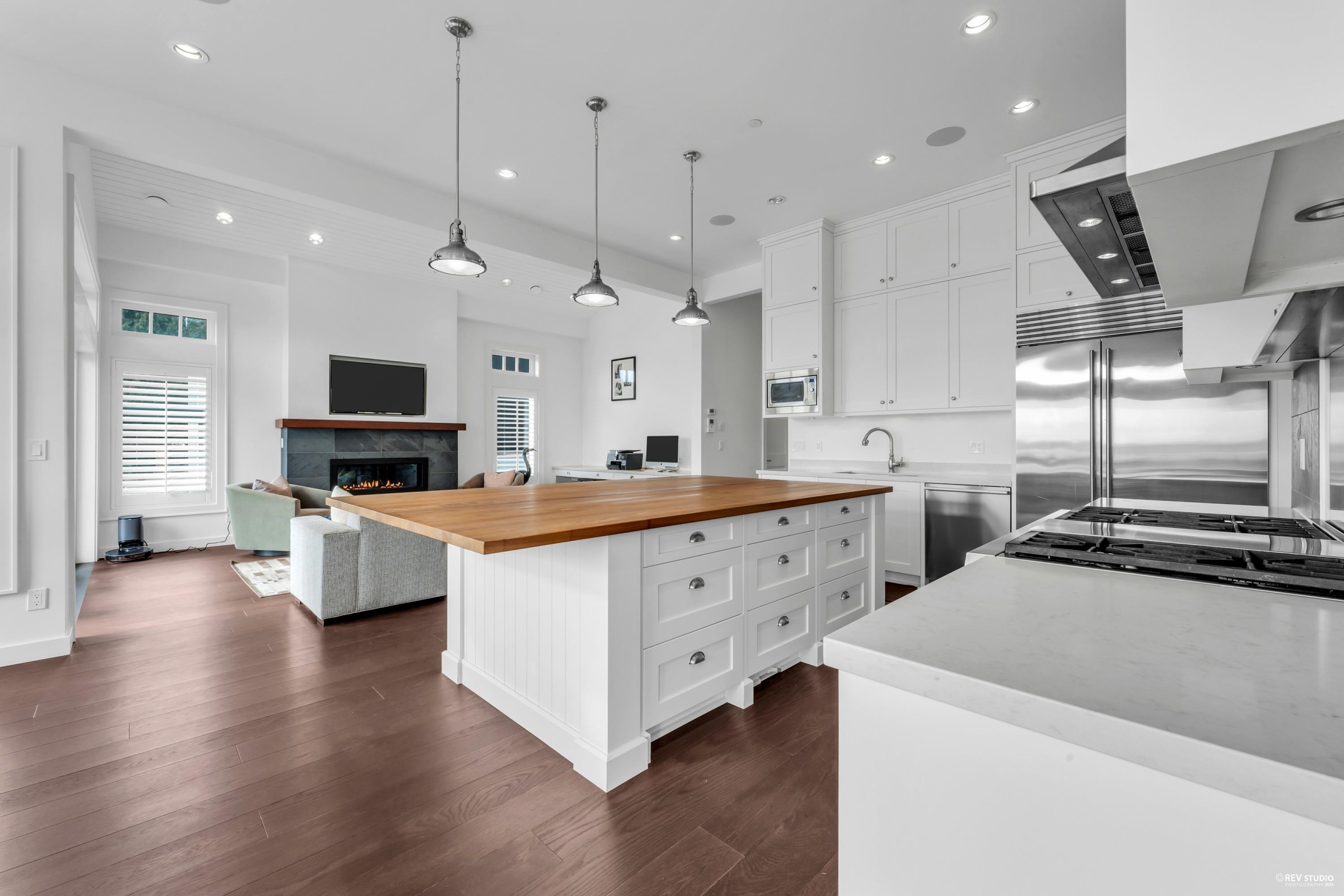 Listing image of 2478 OTTAWA AVENUE