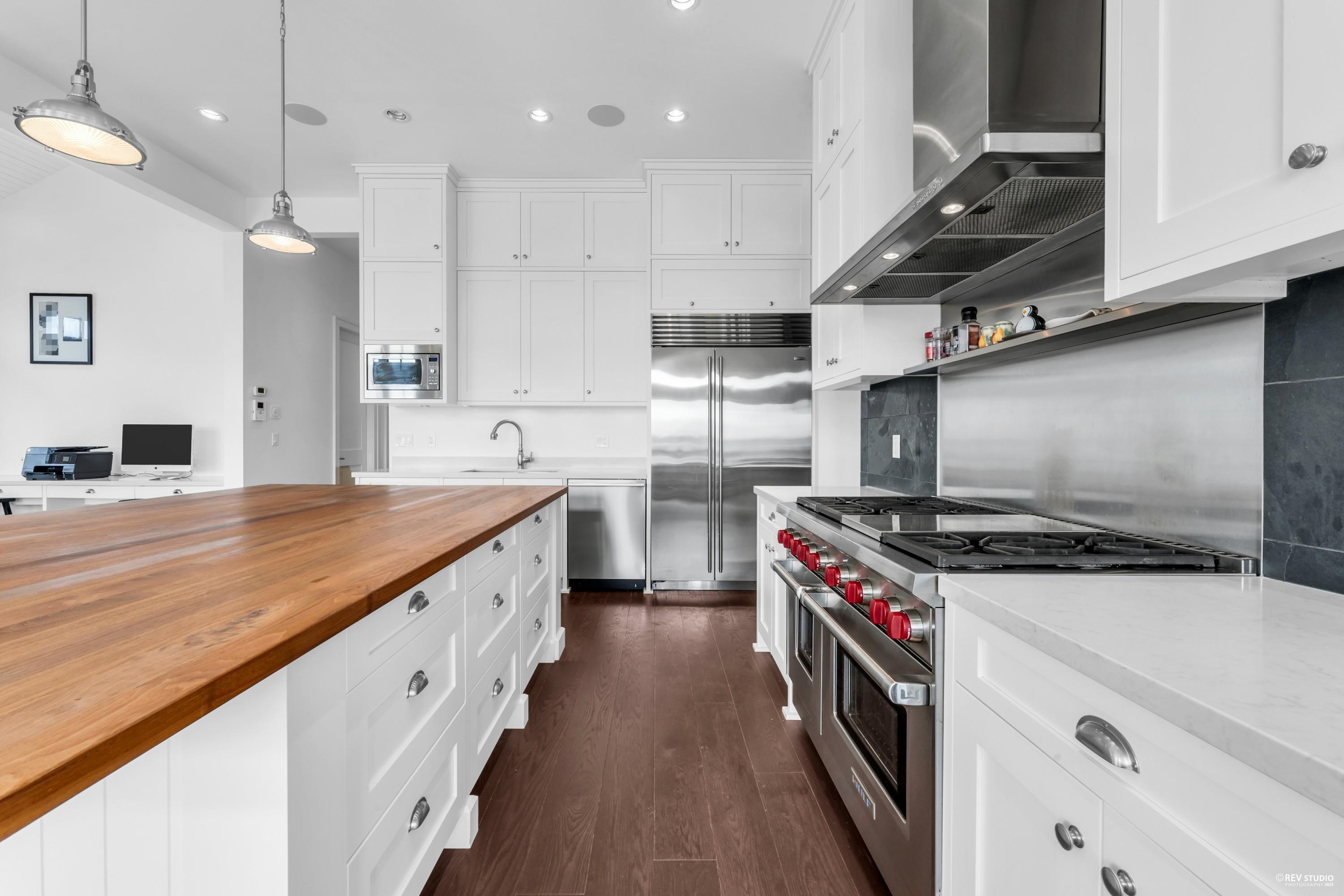 Listing image of 2478 OTTAWA AVENUE