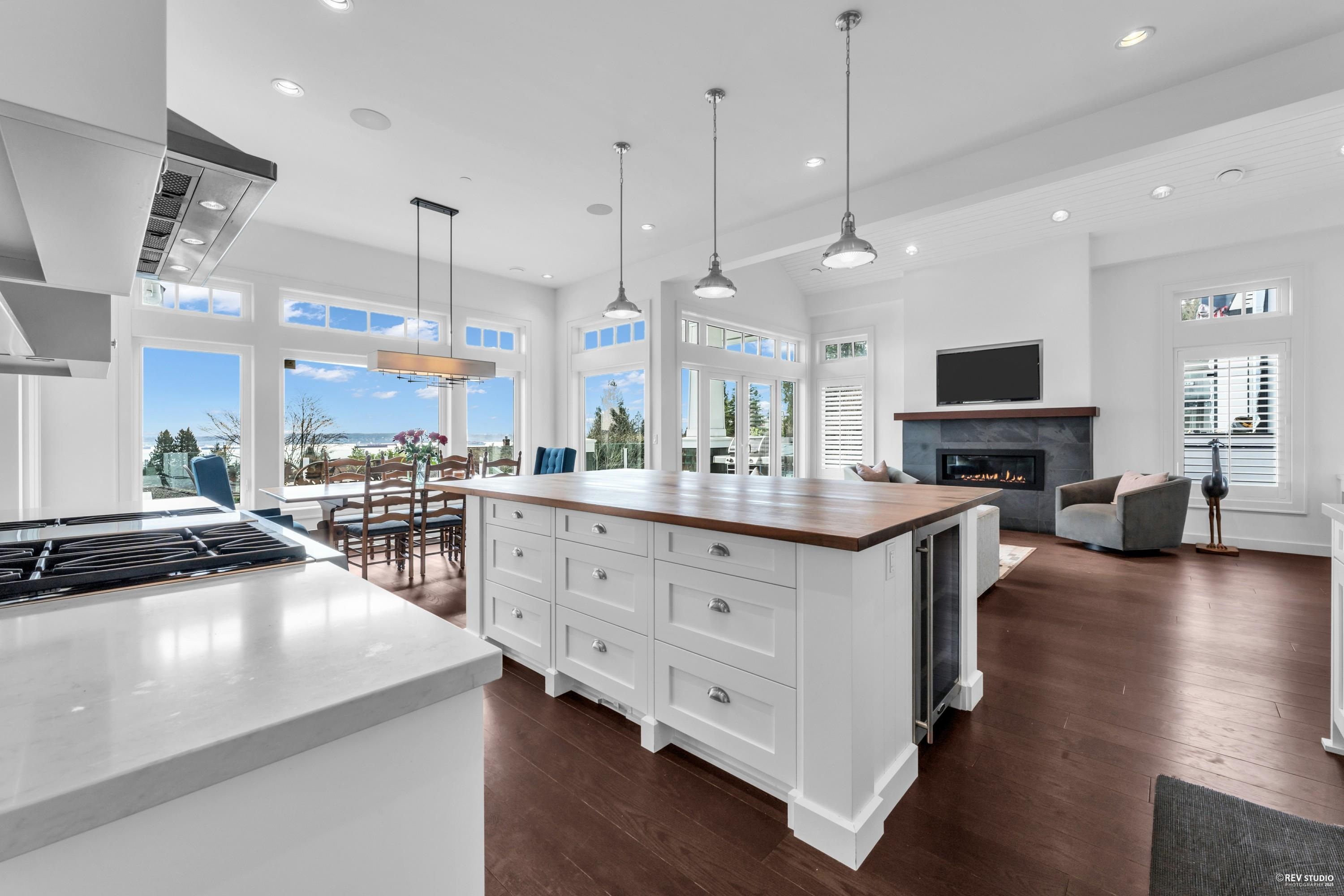Listing image of 2478 OTTAWA AVENUE